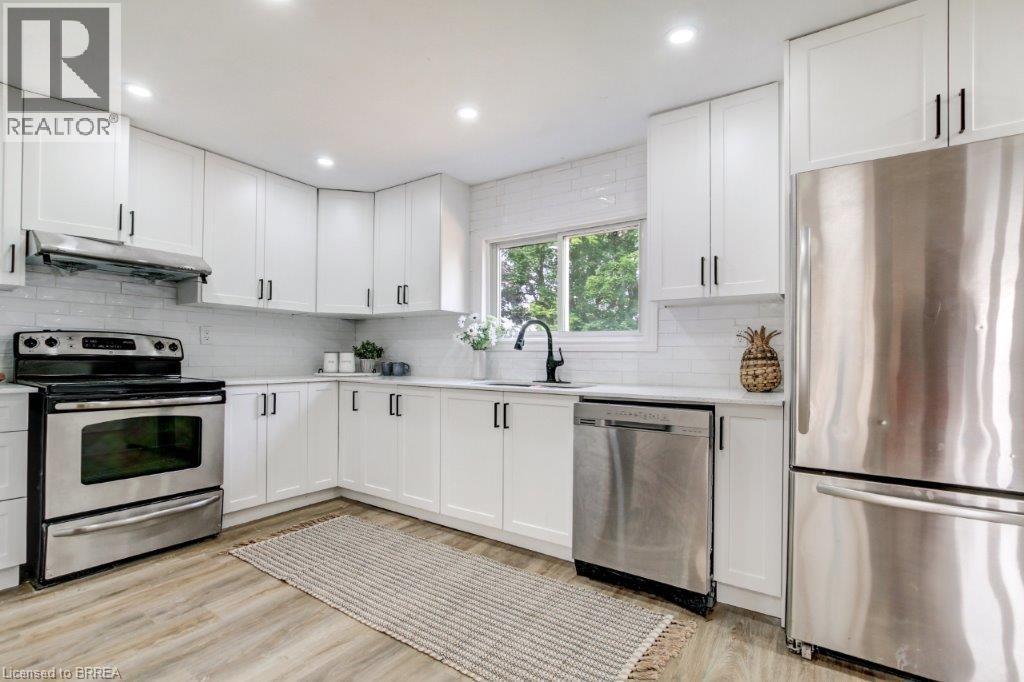 Photo 9 of 23 for 8 Rolph Street N