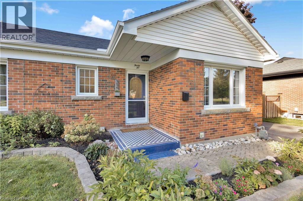 32 Hillier Crescent, Brantford, Ontario  N3R 1X1 - Photo 4 - 40776054