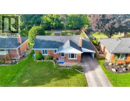 32 HILLIER Crescent, Brantford, Ontario