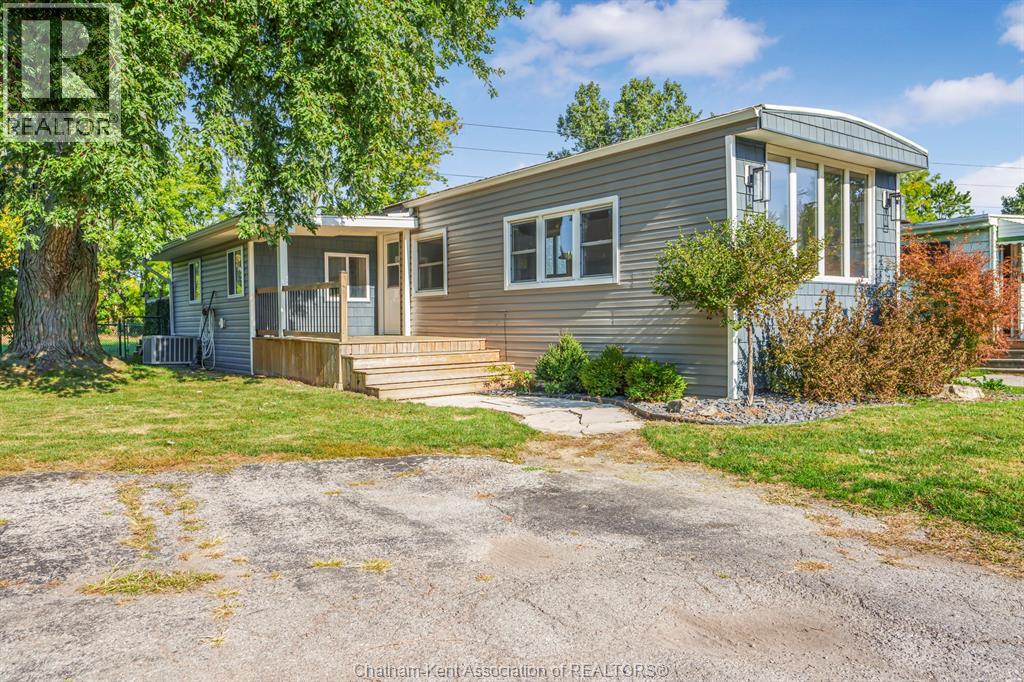 23 Regency Drive, Chatham, Ontario  N7L 4E4 - Photo 2 - 25023314