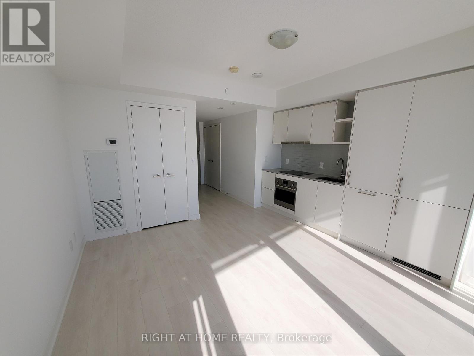 5408 - 100 Harbour Street, Toronto, Ontario  M5J 2T5 - Photo 3 - C12459467