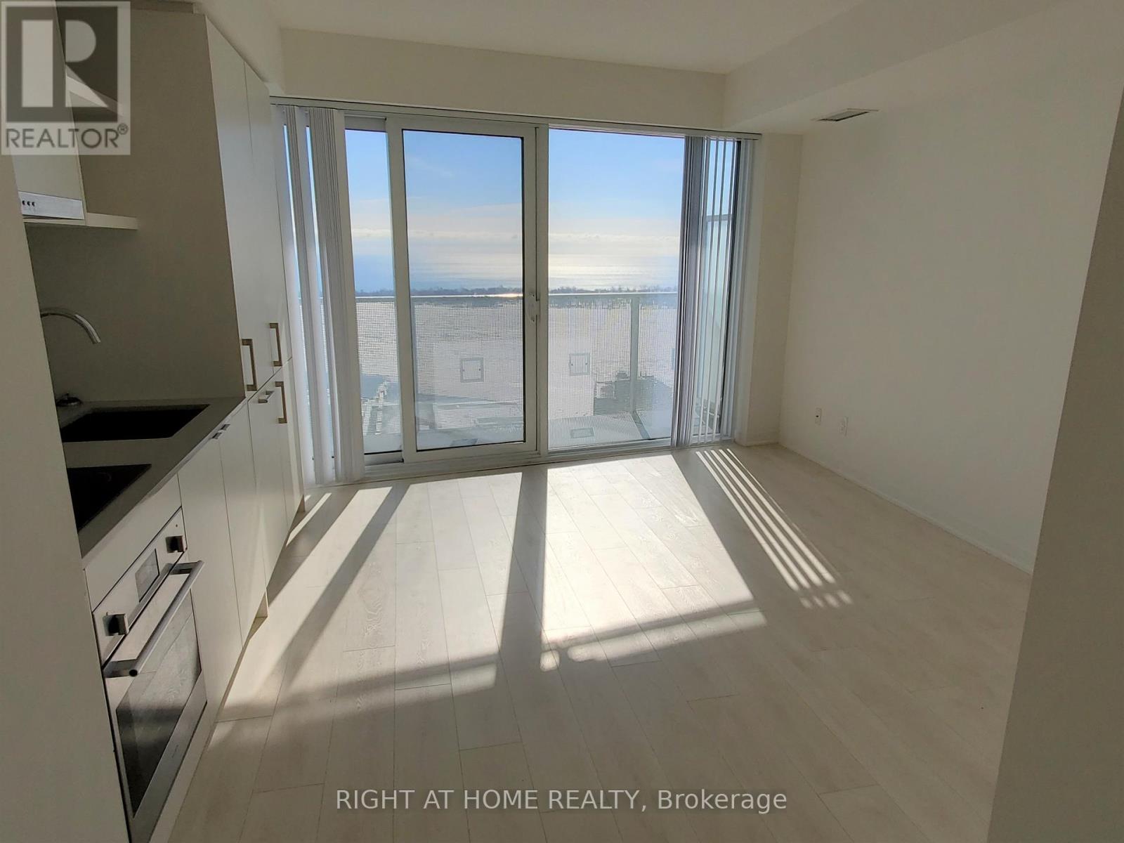 5408 - 100 Harbour Street, Toronto, Ontario  M5J 2T5 - Photo 5 - C12459467