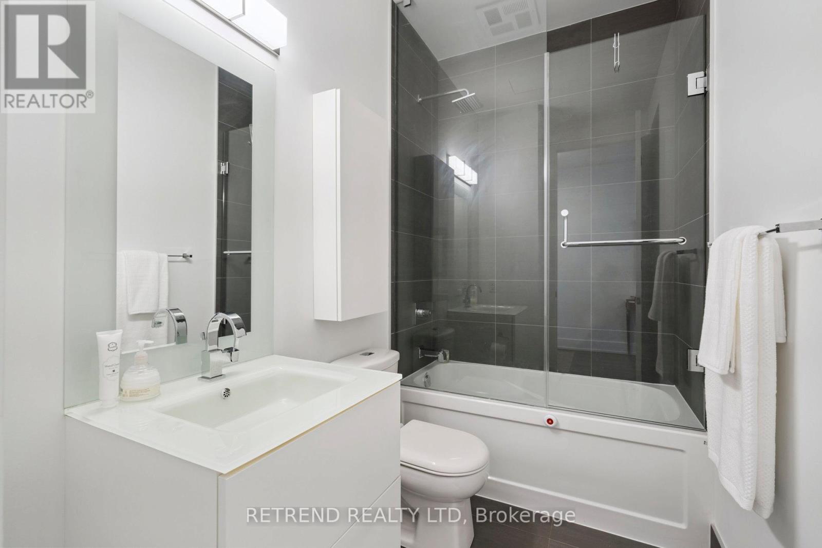 610 - 111 St Clair Avenue W, Toronto, Ontario  M4V 1N5 - Photo 22 - C12459470