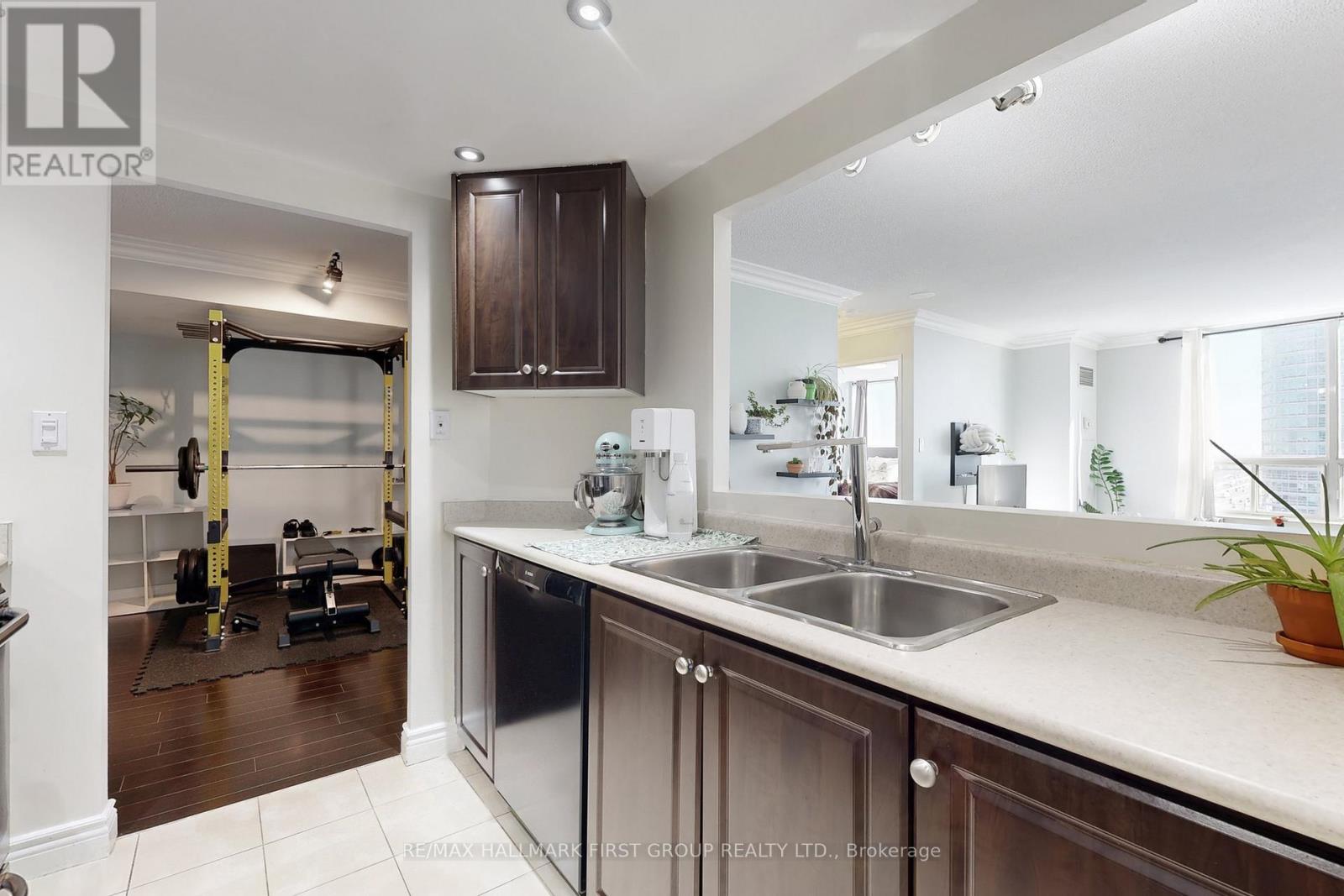 1520 - 88 Corporate Drive, Toronto, Ontario  M1H 3G6 - Photo 6 - E12459444