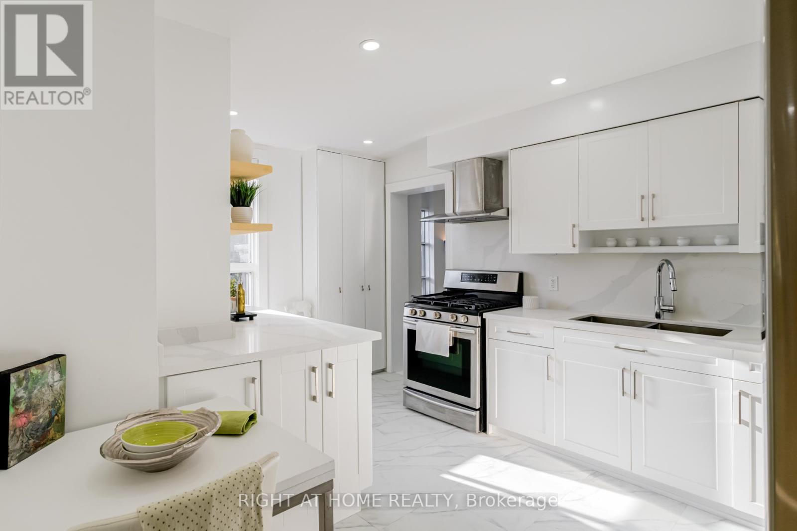 84 Boultbee Avenue, Toronto, Ontario  M4J 1B3 - Photo 16 - E12459468