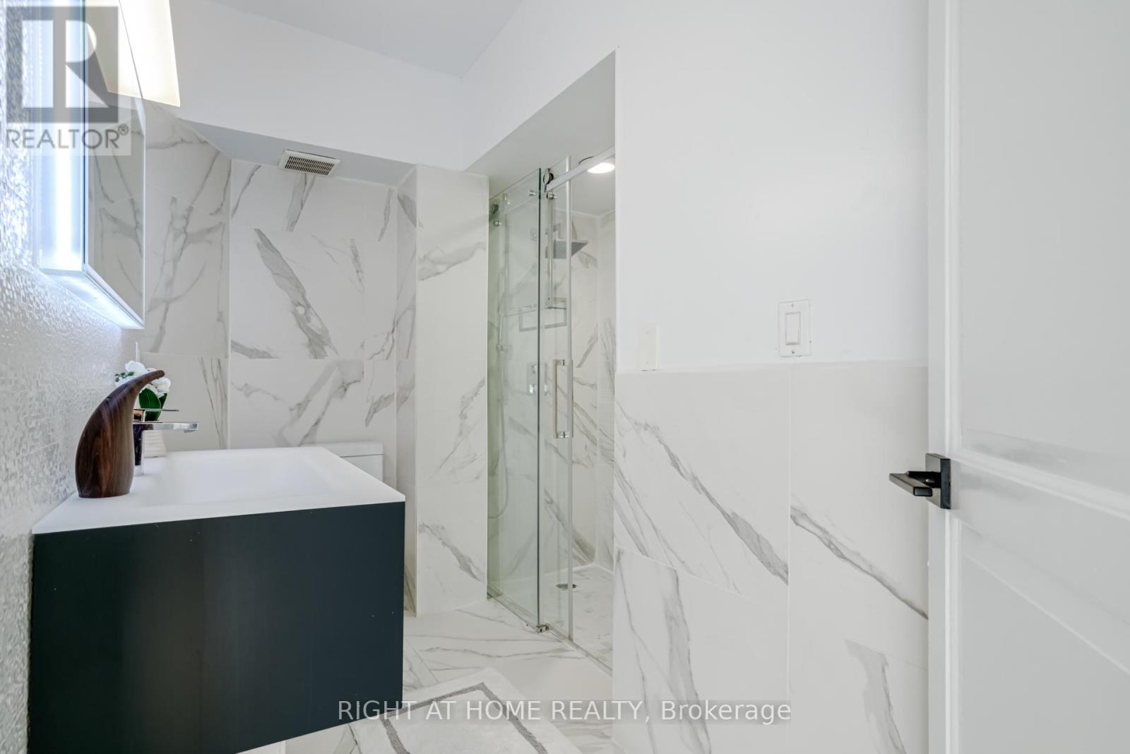 84 Boultbee Avenue, Toronto, Ontario  M4J 1B3 - Photo 22 - E12459468