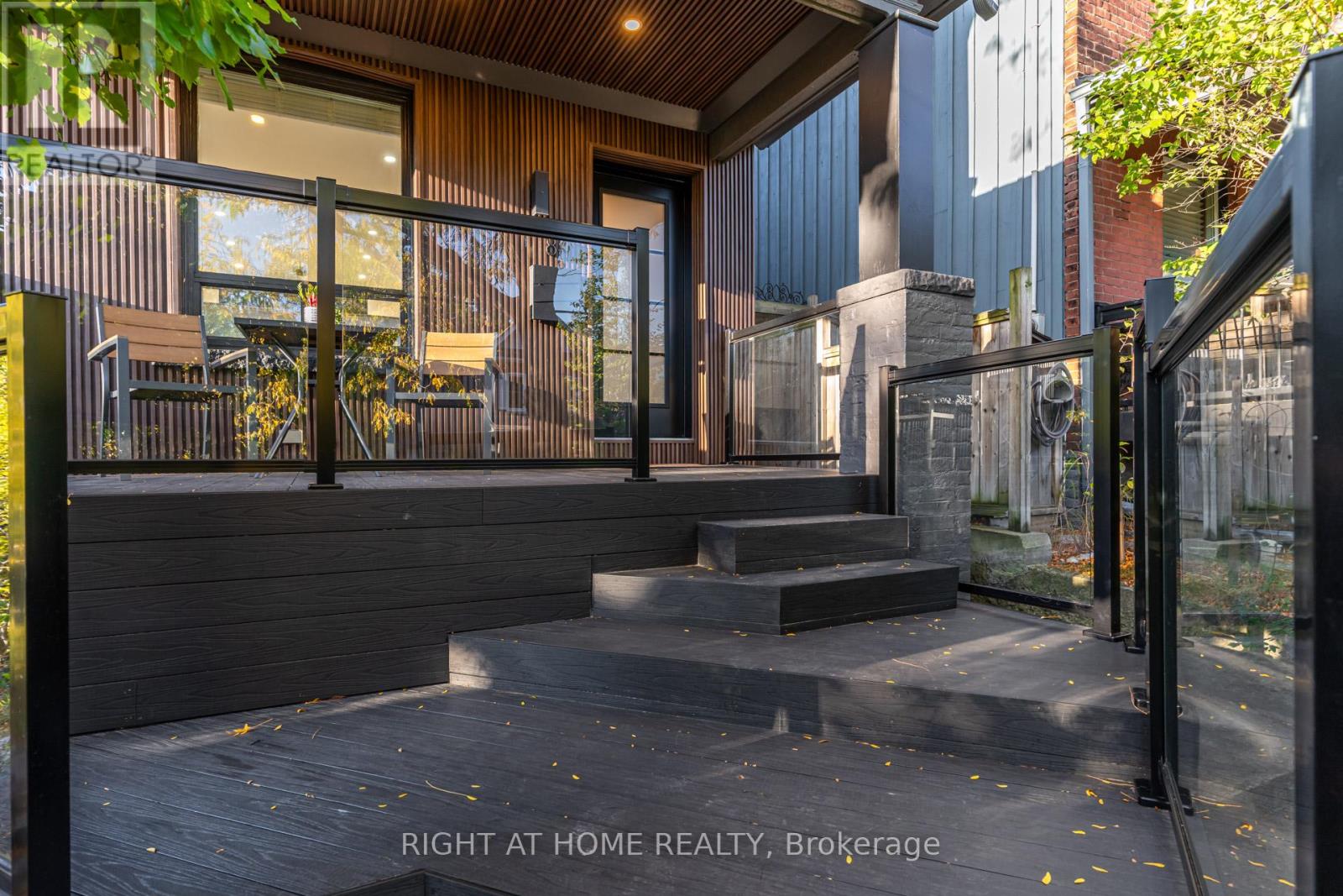 84 Boultbee Avenue, Toronto, Ontario  M4J 1B3 - Photo 4 - E12459468