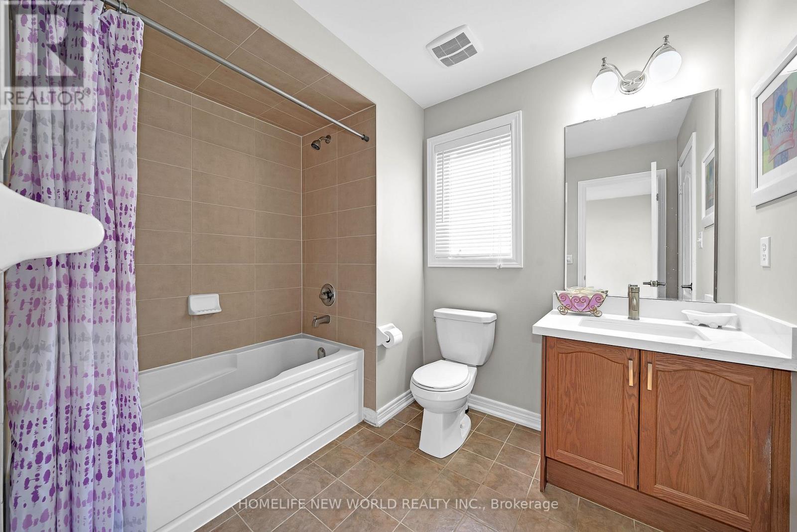 1210 Atkins Drive, Newmarket, Ontario  L3X 0E1 - Photo 18 - N12459438
