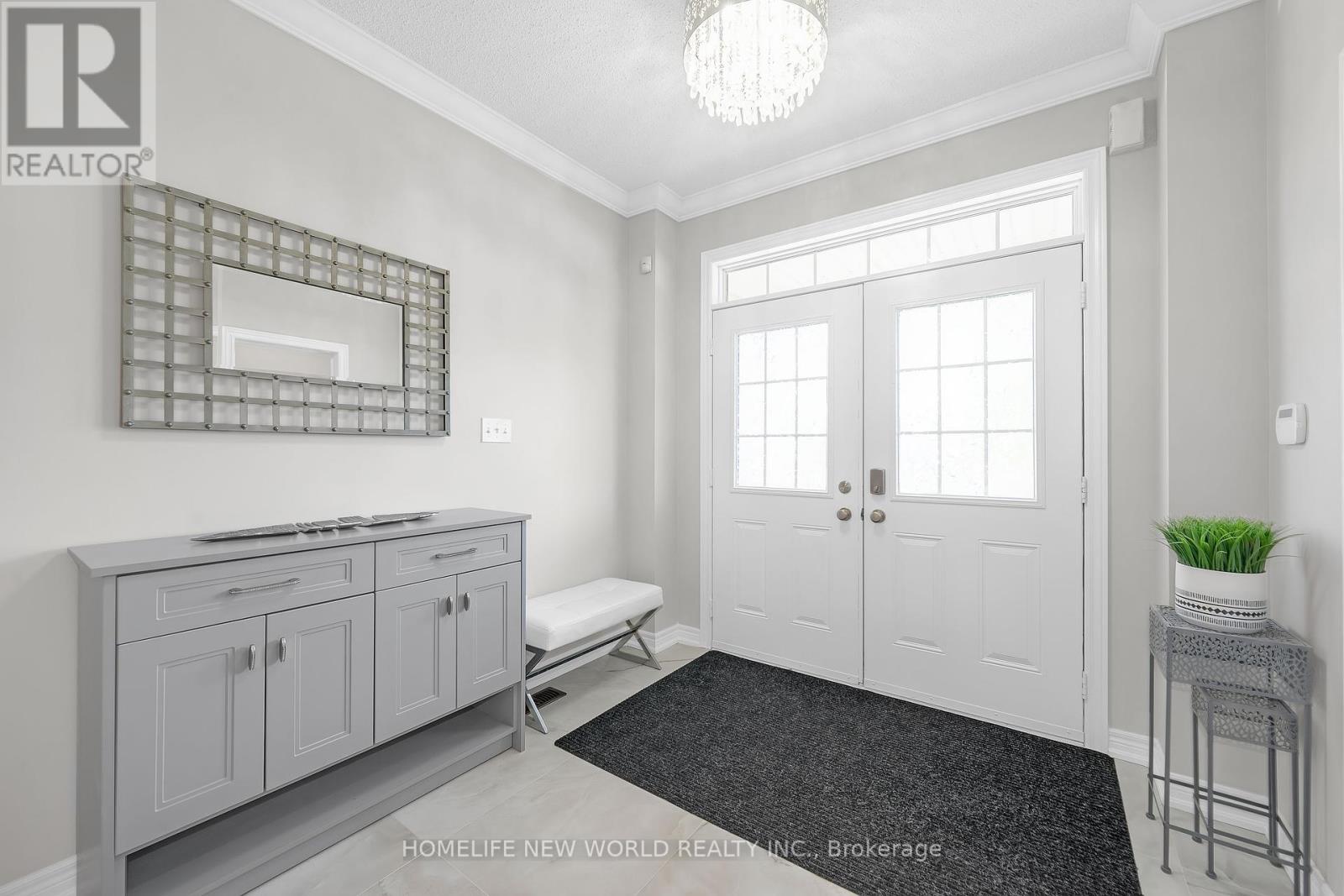 1210 Atkins Drive, Newmarket, Ontario  L3X 0E1 - Photo 2 - N12459438