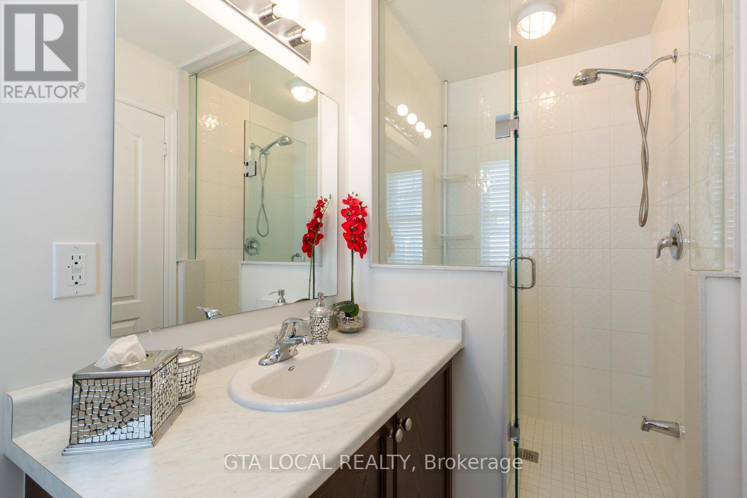 31 - 10 Porter Avenue W, Vaughan, Ontario  L4L 0H1 - Photo 23 - N12459457