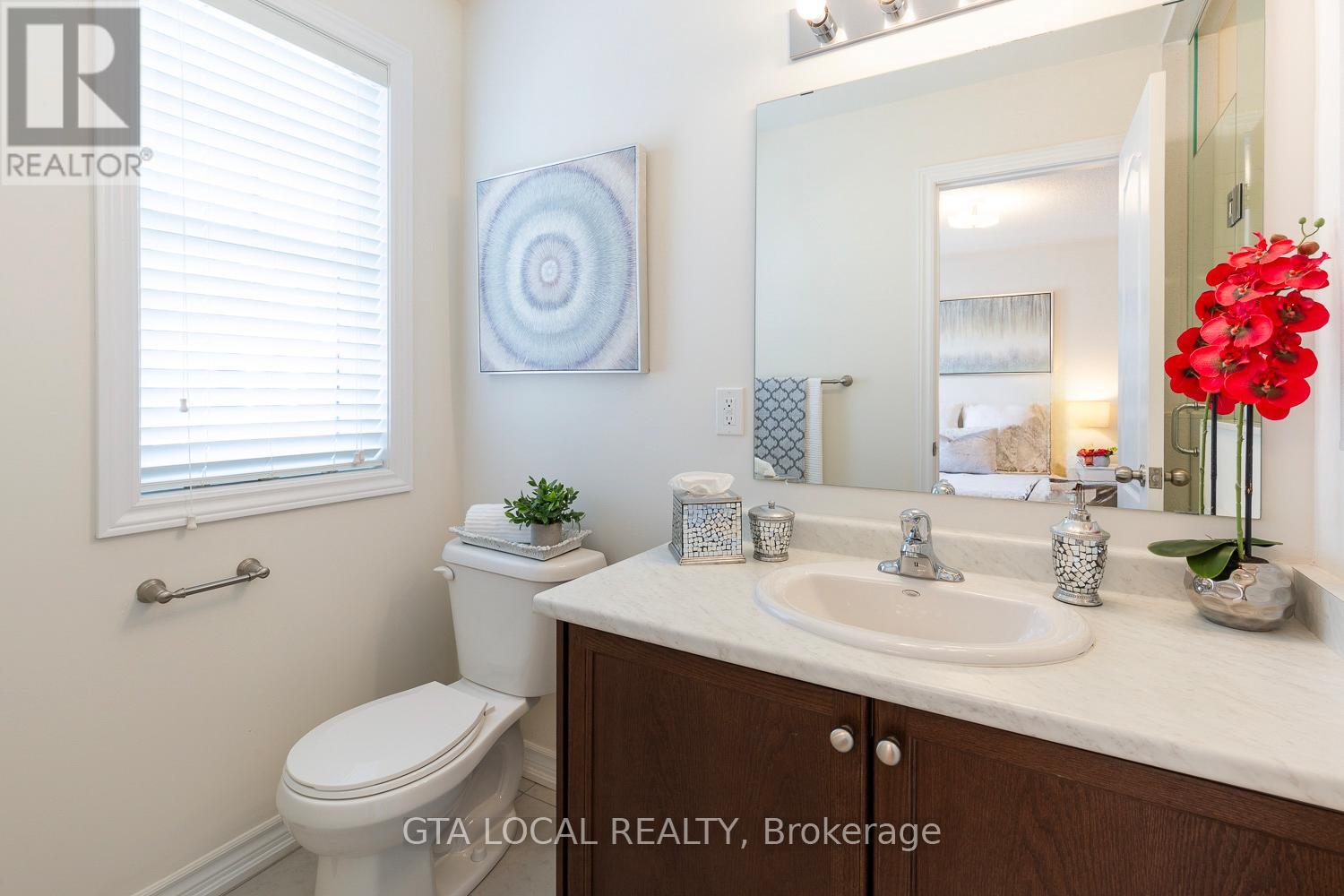31 - 10 Porter Avenue W, Vaughan, Ontario  L4L 0H1 - Photo 24 - N12459457