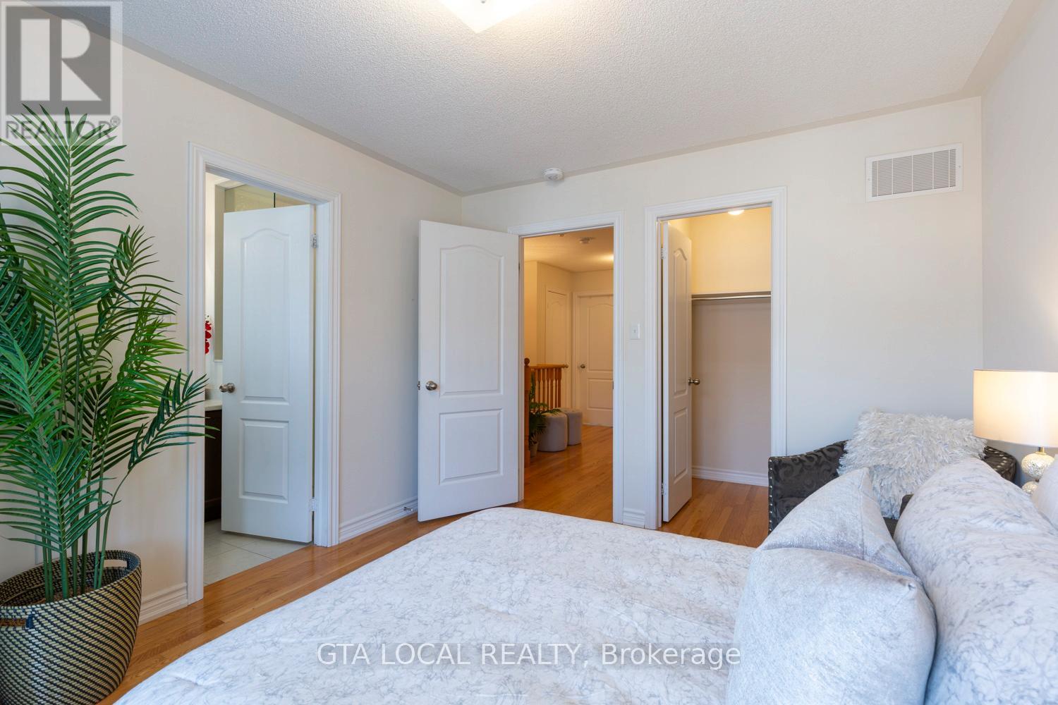 31 - 10 Porter Avenue W, Vaughan, Ontario  L4L 0H1 - Photo 25 - N12459457