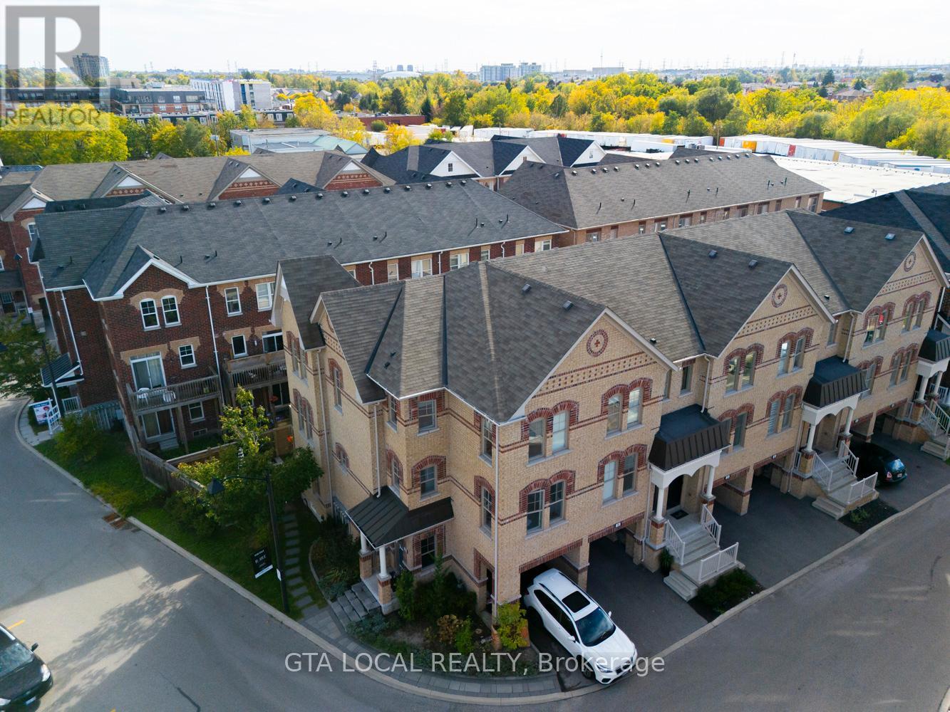 31 - 10 Porter Avenue W, Vaughan, Ontario  L4L 0H1 - Photo 3 - N12459457