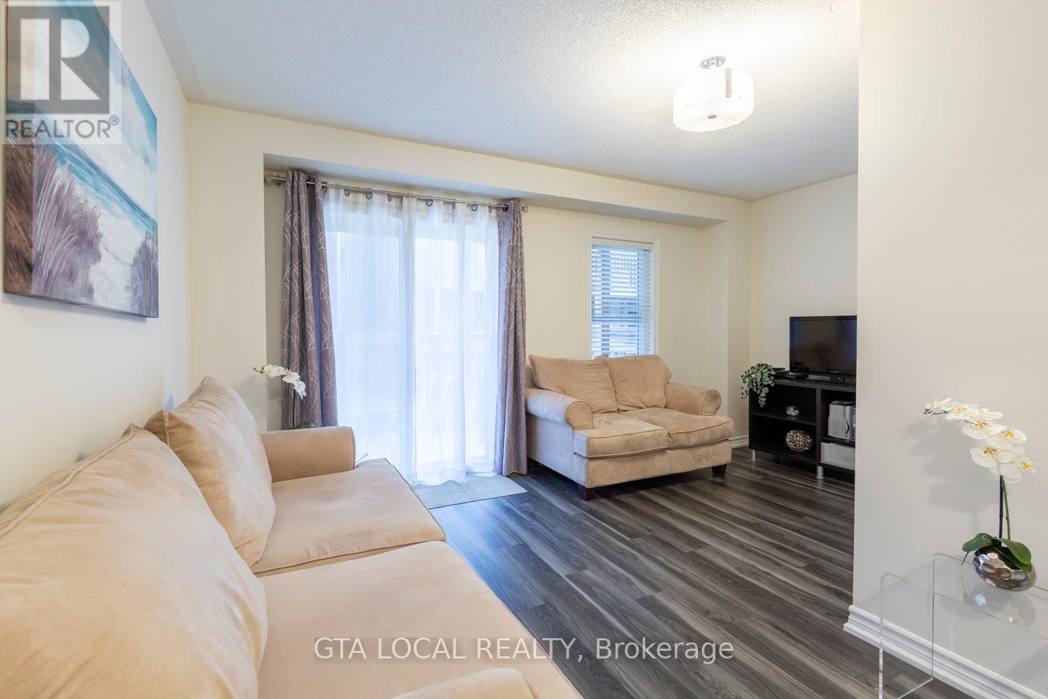 31 - 10 Porter Avenue W, Vaughan, Ontario  L4L 0H1 - Photo 30 - N12459457