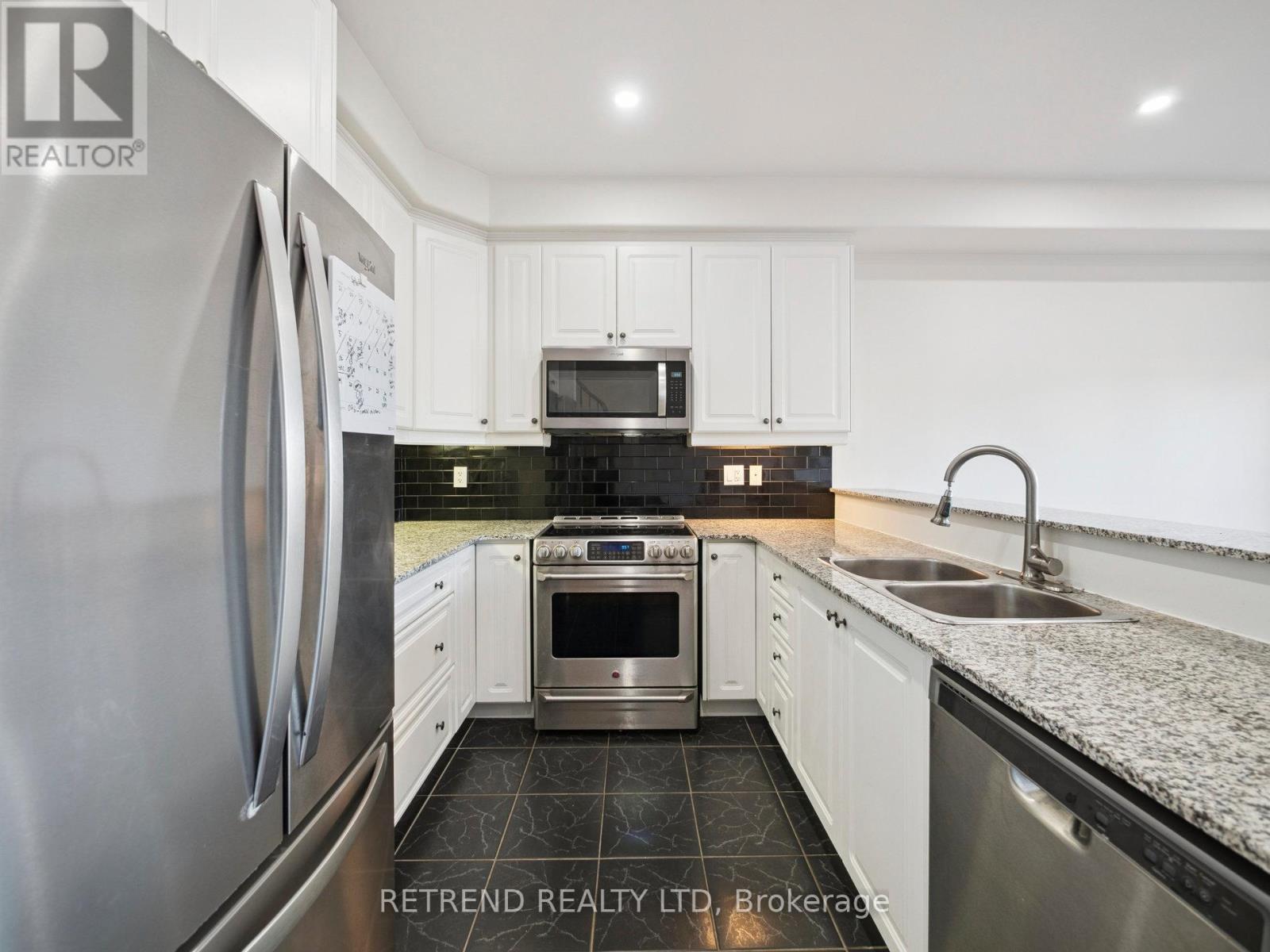 26 Golden Spruce Lane, Vaughan, Ontario  L6A 0J6 - Photo 15 - N12459471