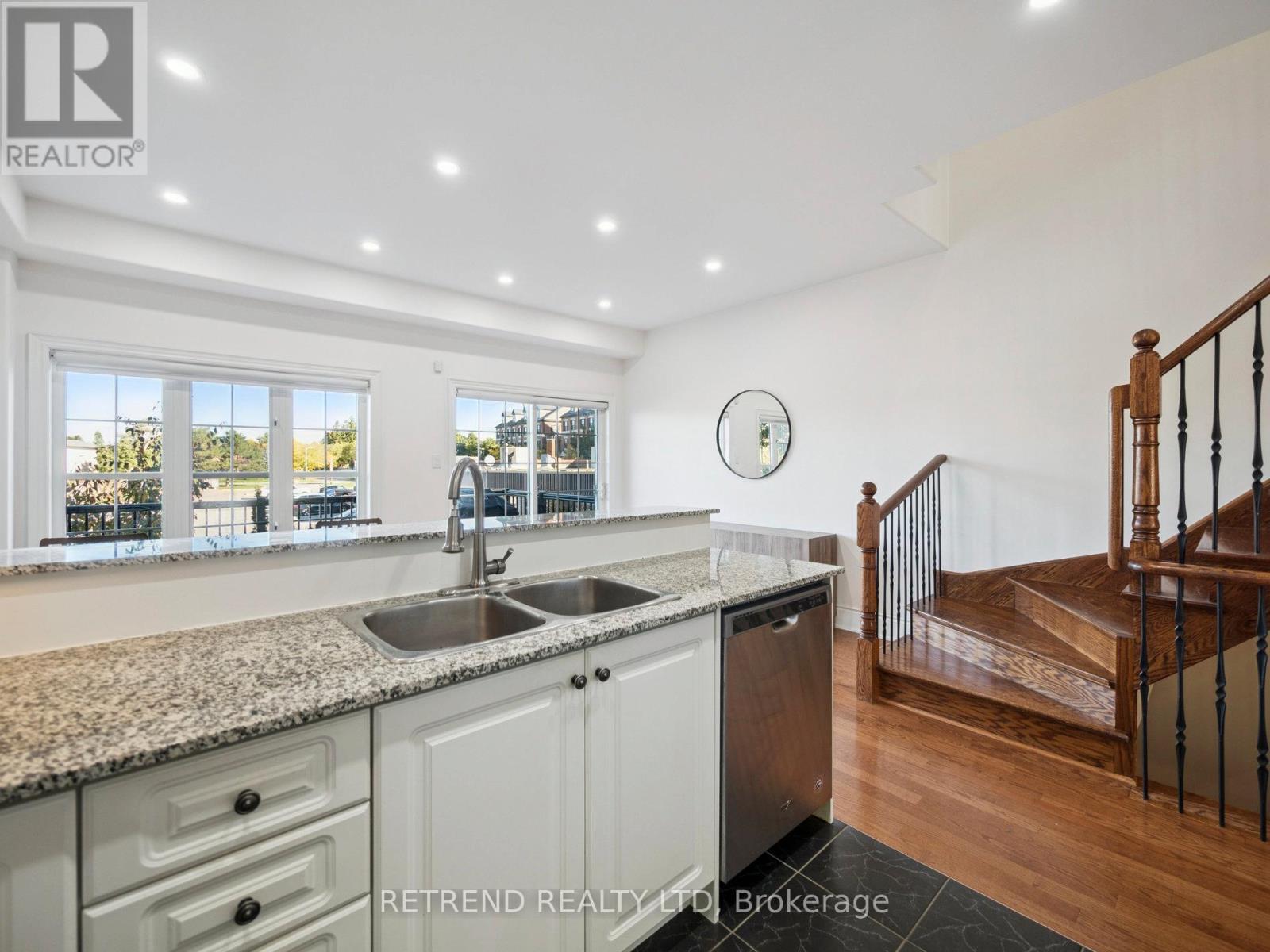 26 Golden Spruce Lane, Vaughan, Ontario  L6A 0J6 - Photo 17 - N12459471