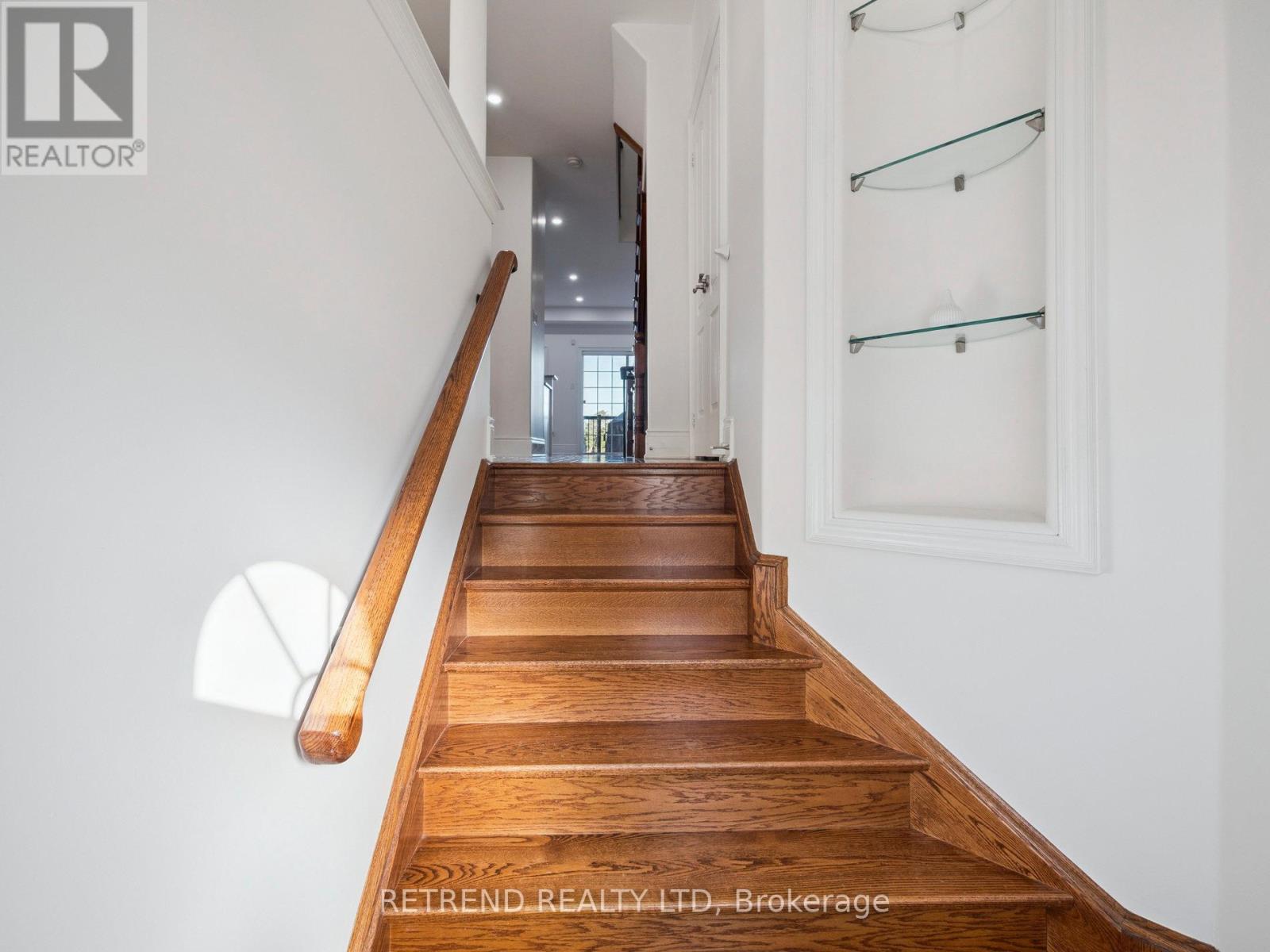 26 Golden Spruce Lane, Vaughan, Ontario  L6A 0J6 - Photo 5 - N12459471