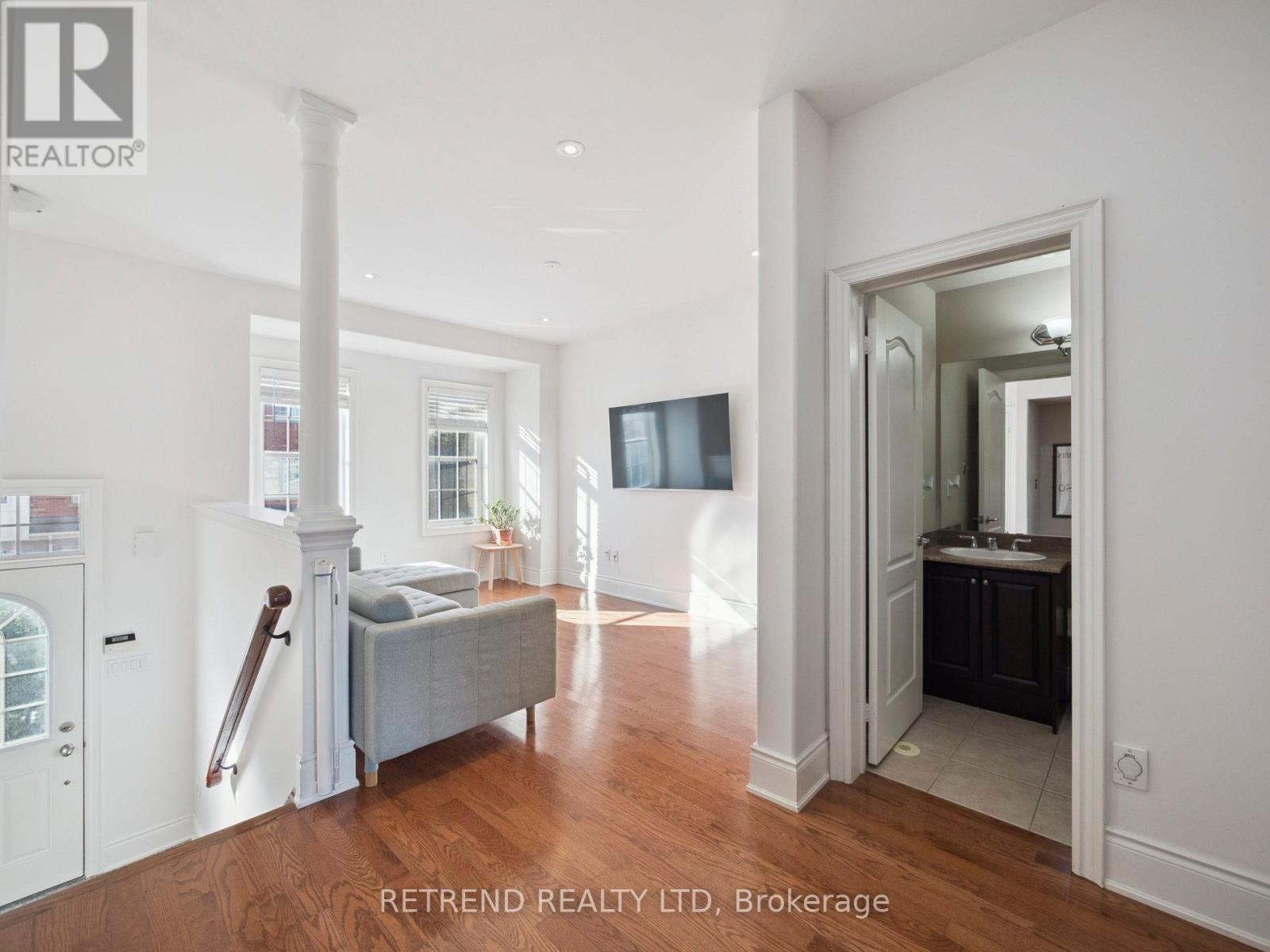 26 Golden Spruce Lane, Vaughan, Ontario  L6A 0J6 - Photo 8 - N12459471