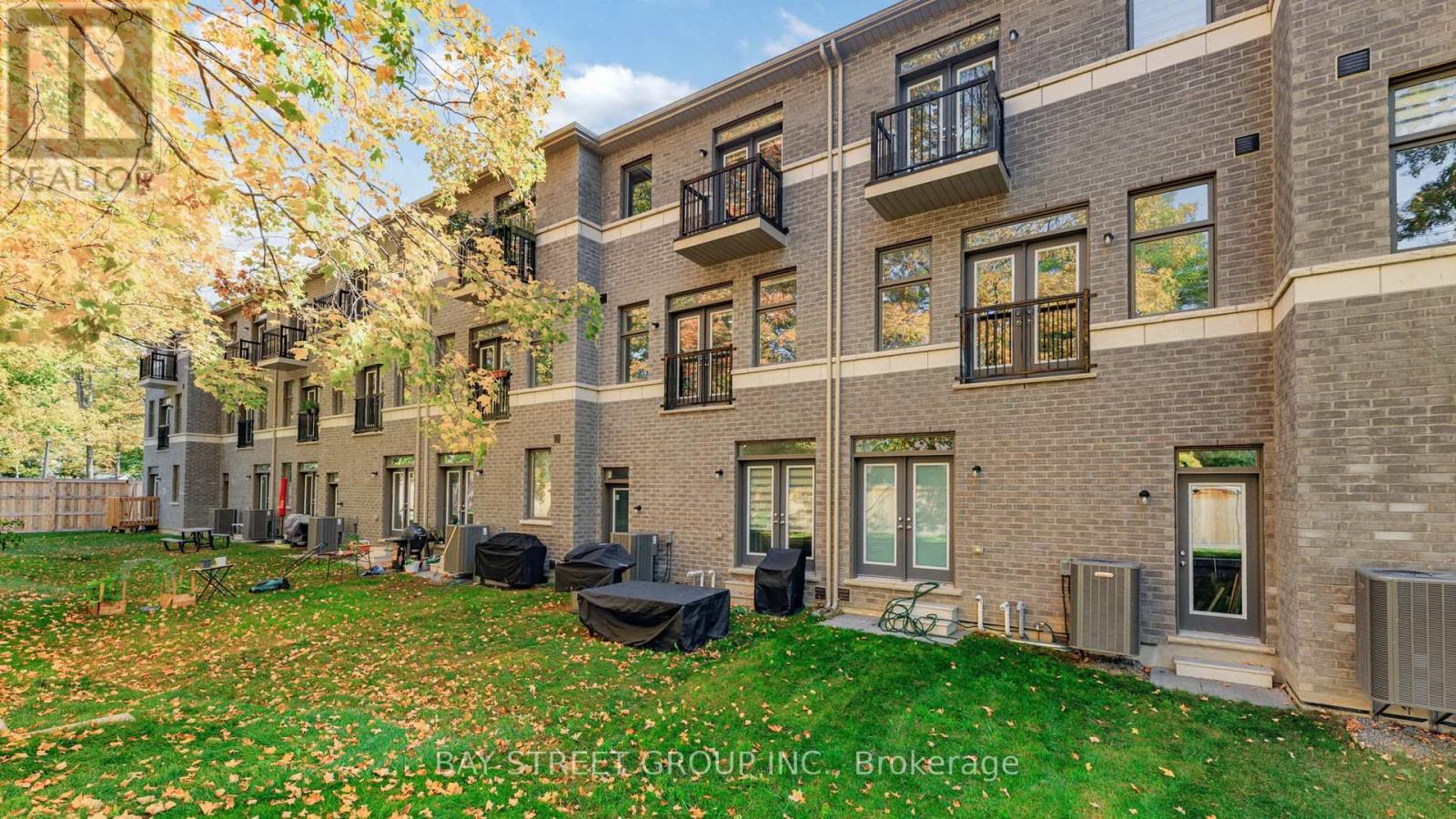 80 Puisaya Drive, Richmond Hill, Ontario  L4E 1L2 - Photo 30 - N12459474