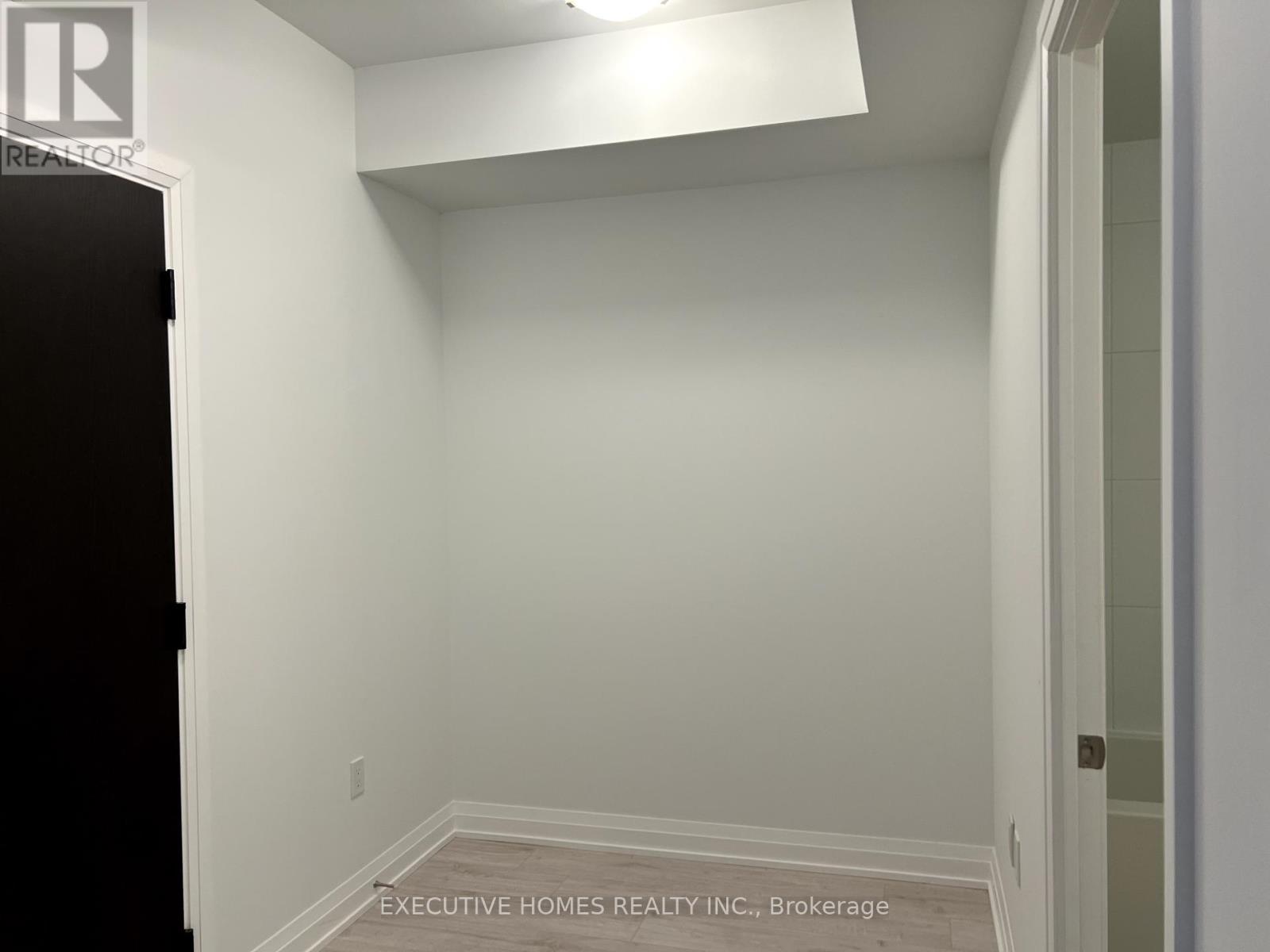 427 - 421 Silver Maple Road, Oakville, Ontario  L6H 7X8 - Photo 7 - W12459439