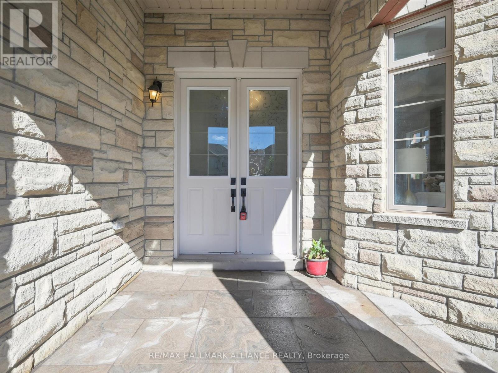 3340 Meadow Marsh Crescent, Oakville, Ontario  L6H 0T5 - Photo 3 - W12459458