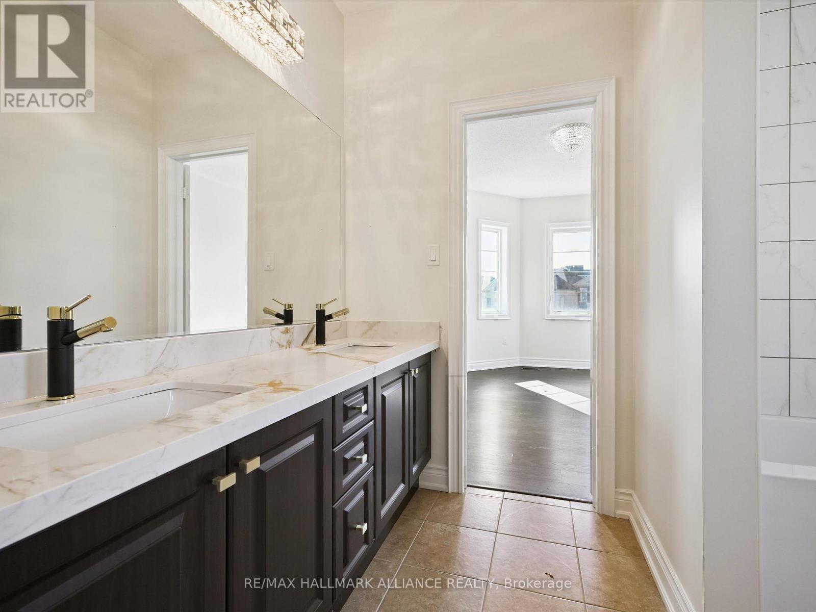 3340 Meadow Marsh Crescent, Oakville, Ontario  L6H 0T5 - Photo 33 - W12459458