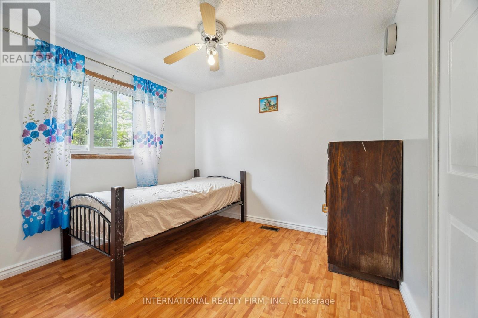 134 Garland Lane, London East, Ontario  N5V 3K8 - Photo 16 - X12459466
