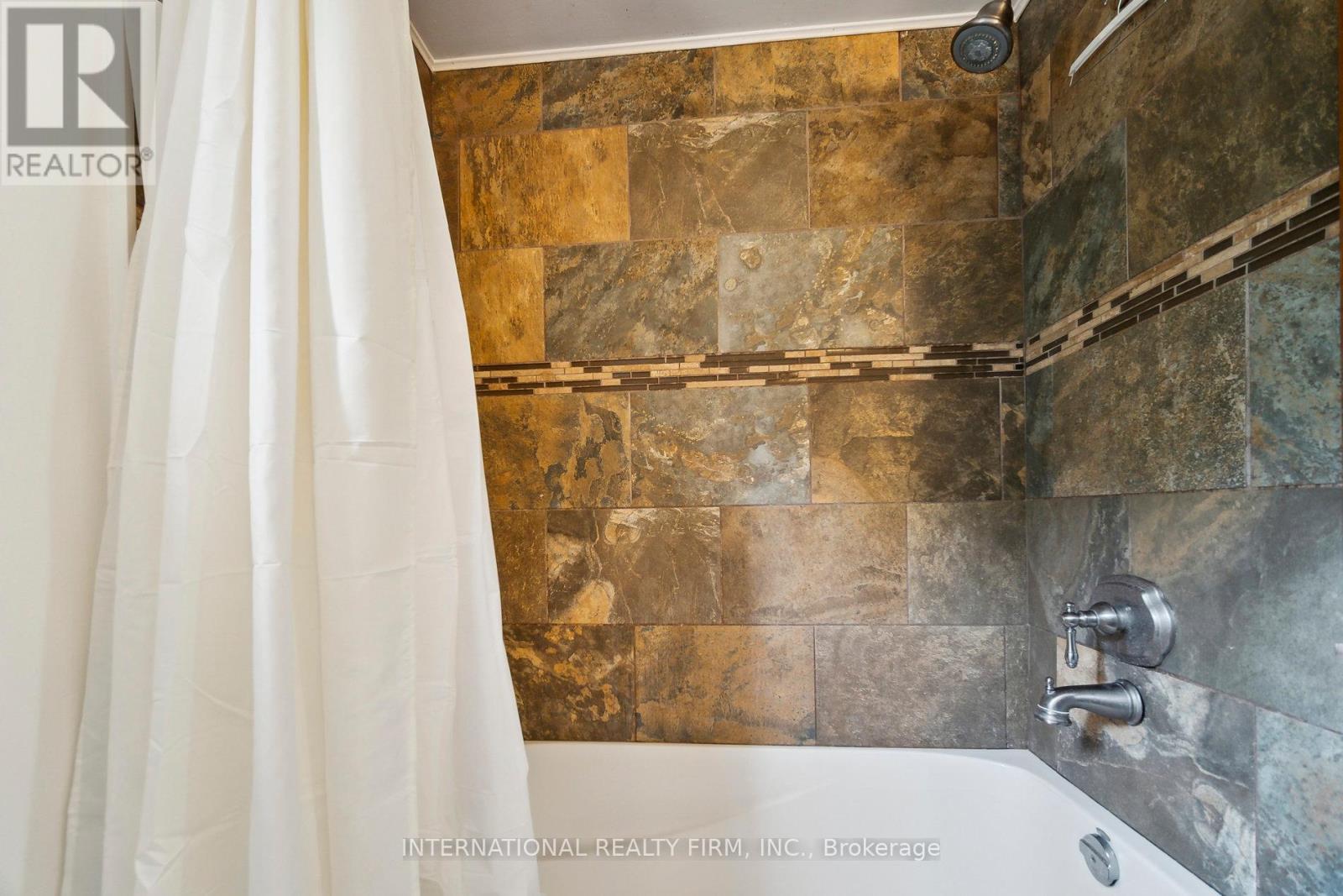 134 Garland Lane, London East, Ontario  N5V 3K8 - Photo 20 - X12459466