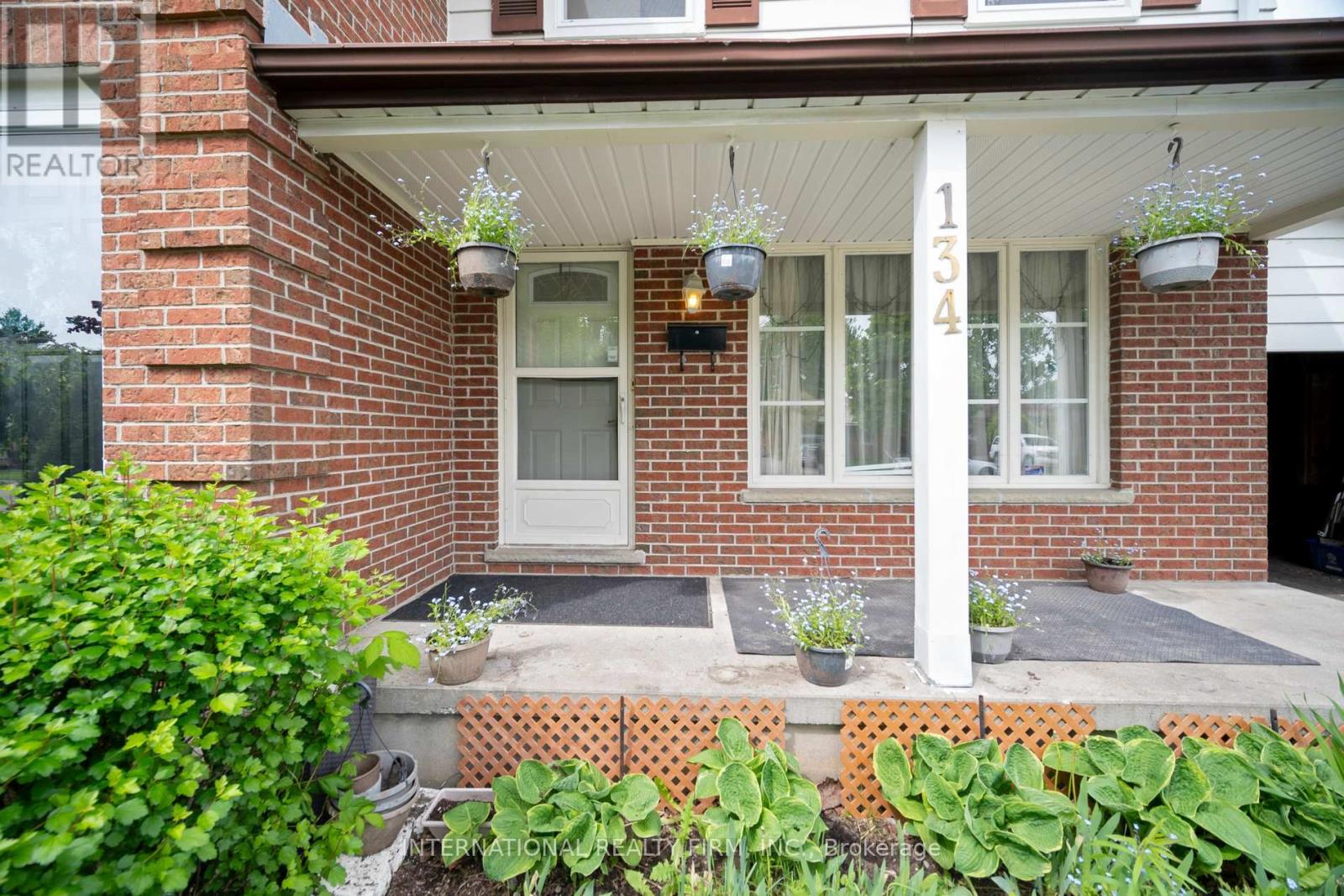 134 Garland Lane, London East, Ontario  N5V 3K8 - Photo 4 - X12459466