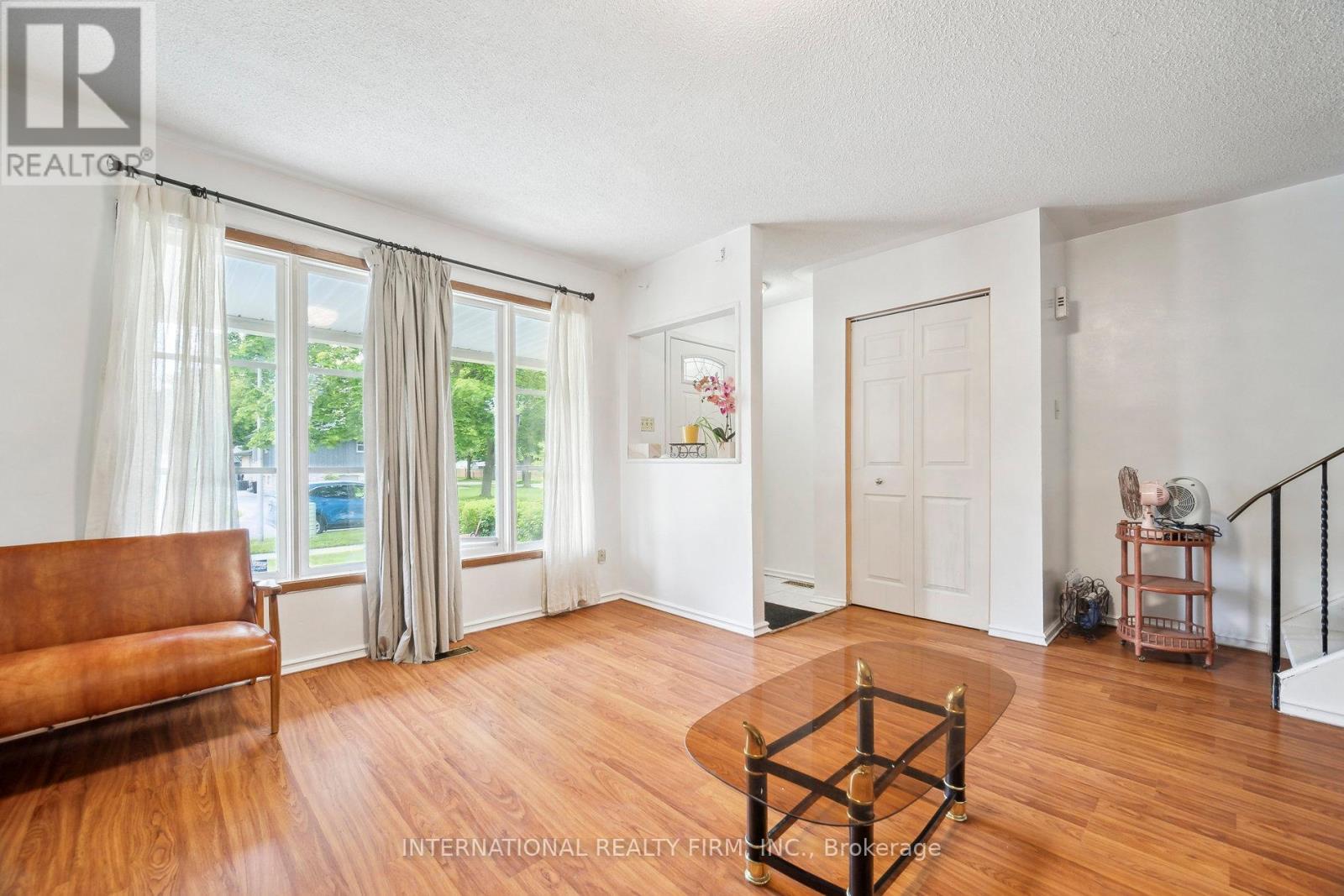 134 Garland Lane, London East, Ontario  N5V 3K8 - Photo 8 - X12459466
