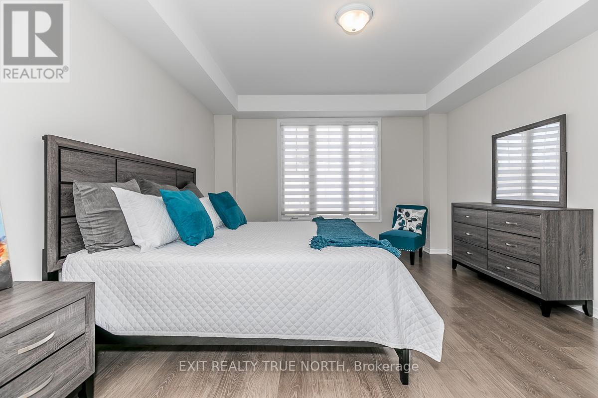 47 Marina Village Drive, Georgian Bay, Ontario  L0K 1S0 - Photo 19 - X12459469