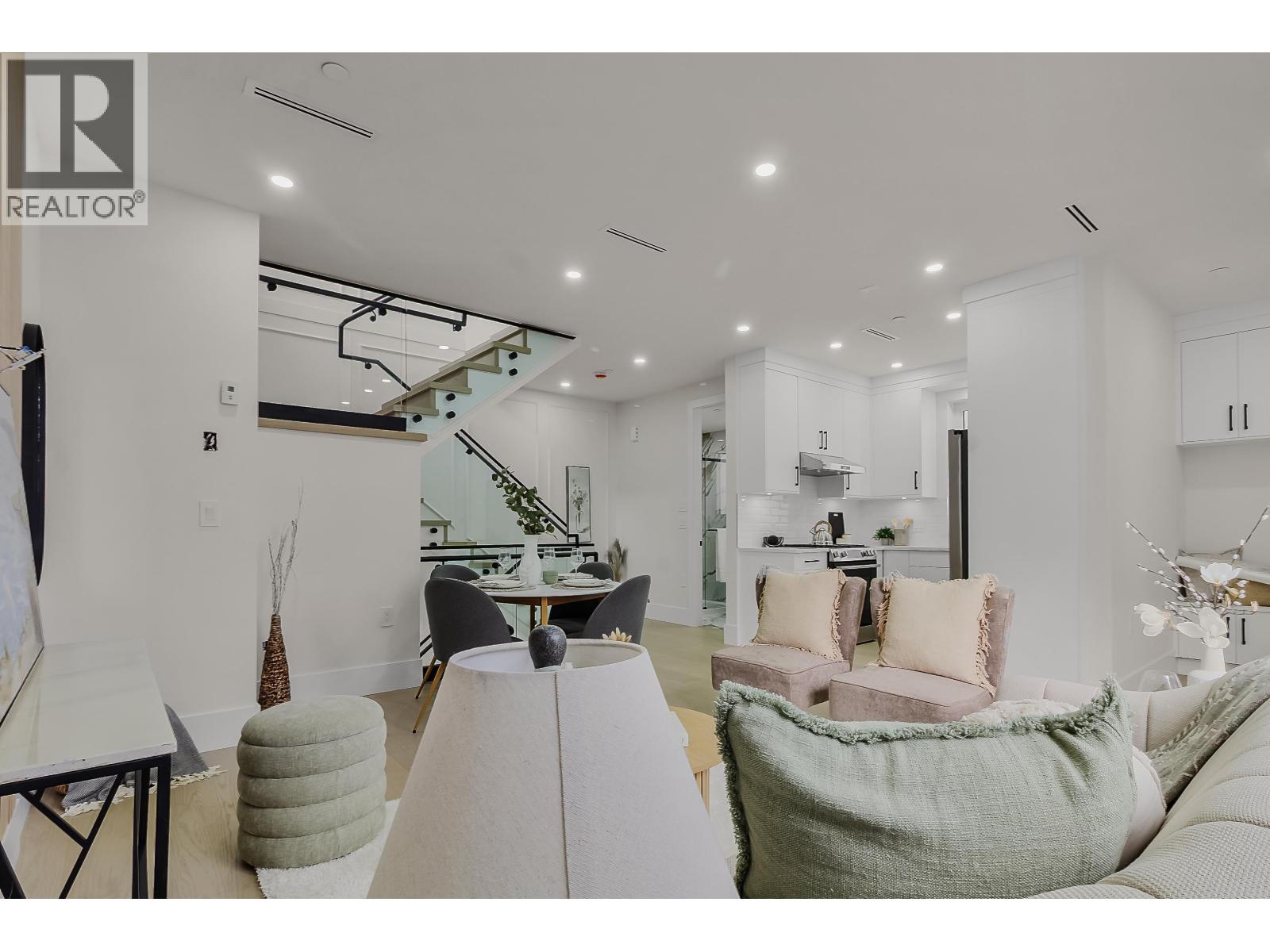 1 585 E 60th Avenue, Vancouver, British Columbia  V5X 2A2 - Photo 11 - R3057616