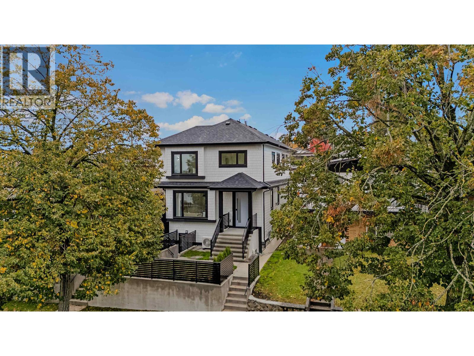 1 585 E 60th Avenue, Vancouver, British Columbia  V5X 2A2 - Photo 1 - R3057616