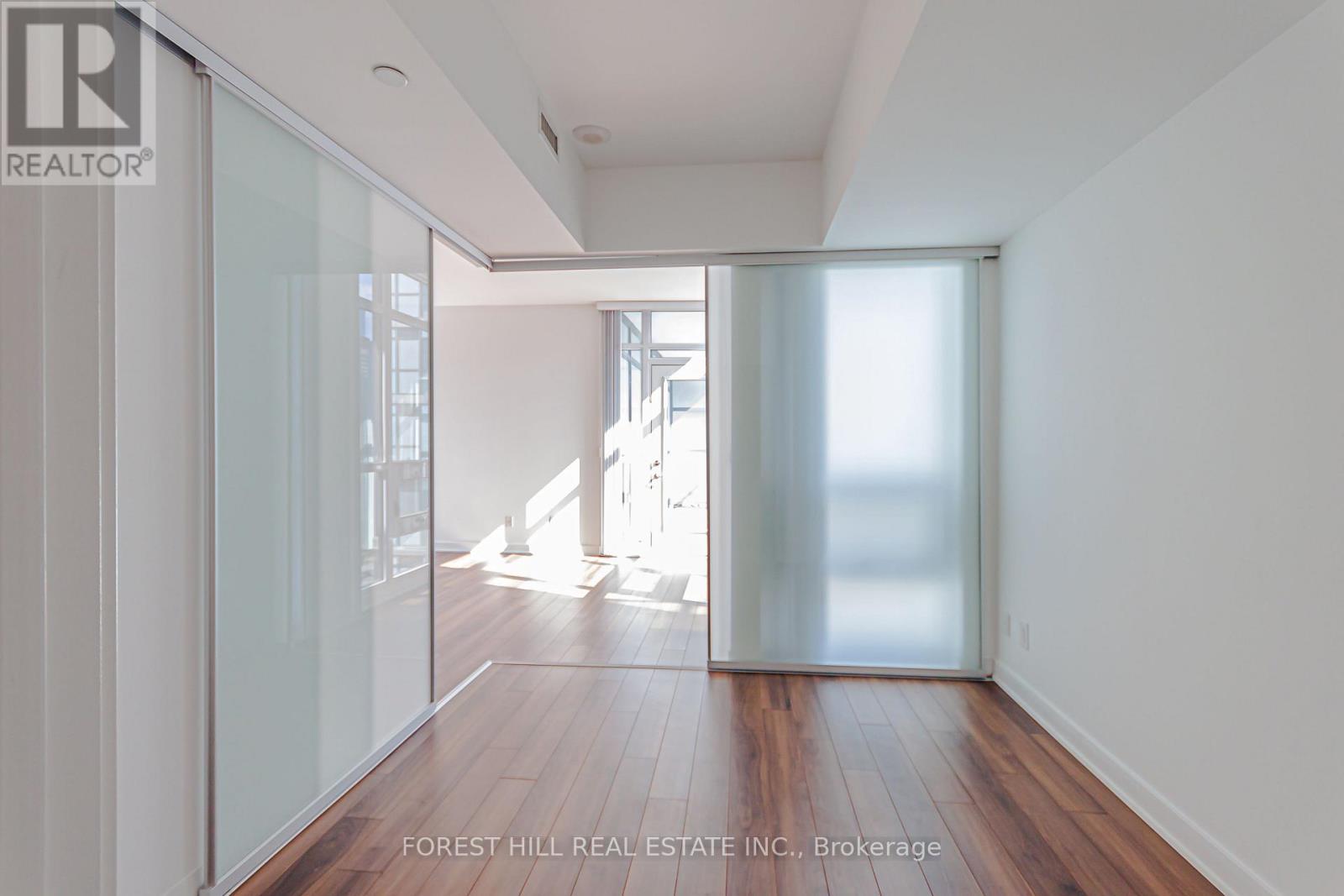 2201 - 210 Simcoe Street, Toronto, Ontario  M5T 0A9 - Photo 15 - C12459487
