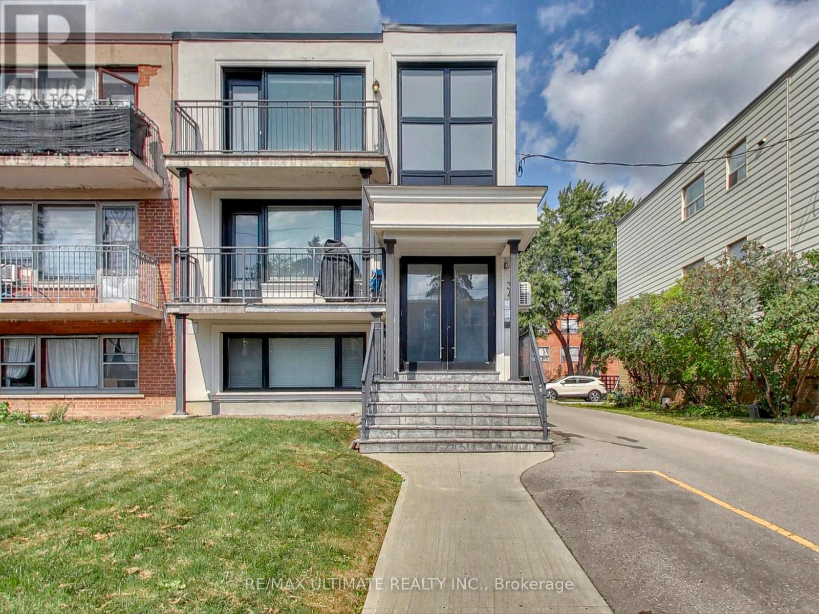 SUITE 2 - 34 FRASERWOOD AVENUE, Toronto, Ontario