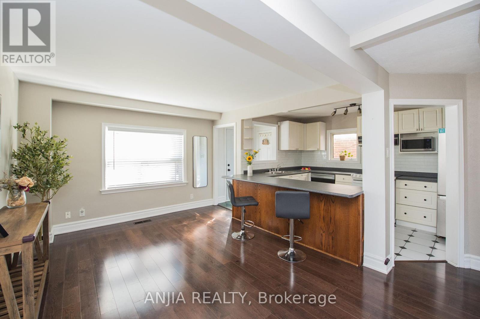76 Adair Road, Toronto, Ontario  M4B 1V7 - Photo 10 - E12459486