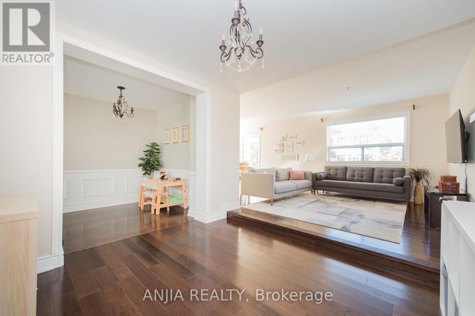 76 Adair Road, Toronto, Ontario  M4B 1V7 - Photo 19 - E12459486