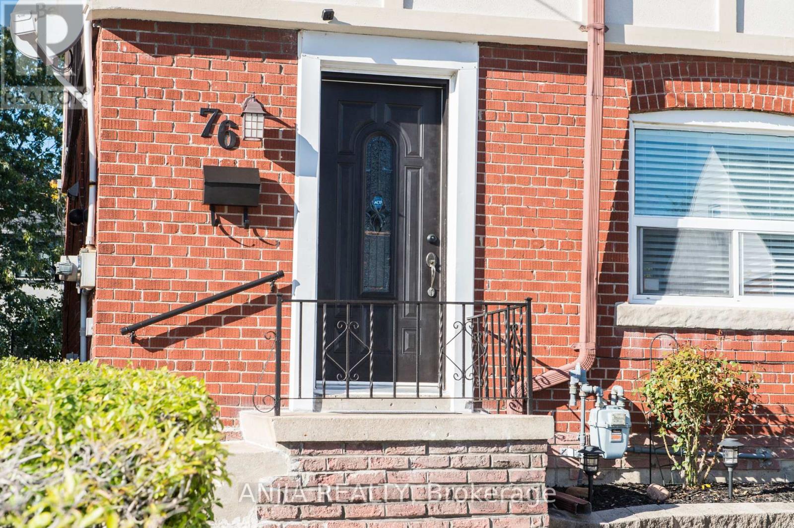 76 Adair Road, Toronto, Ontario  M4B 1V7 - Photo 3 - E12459486