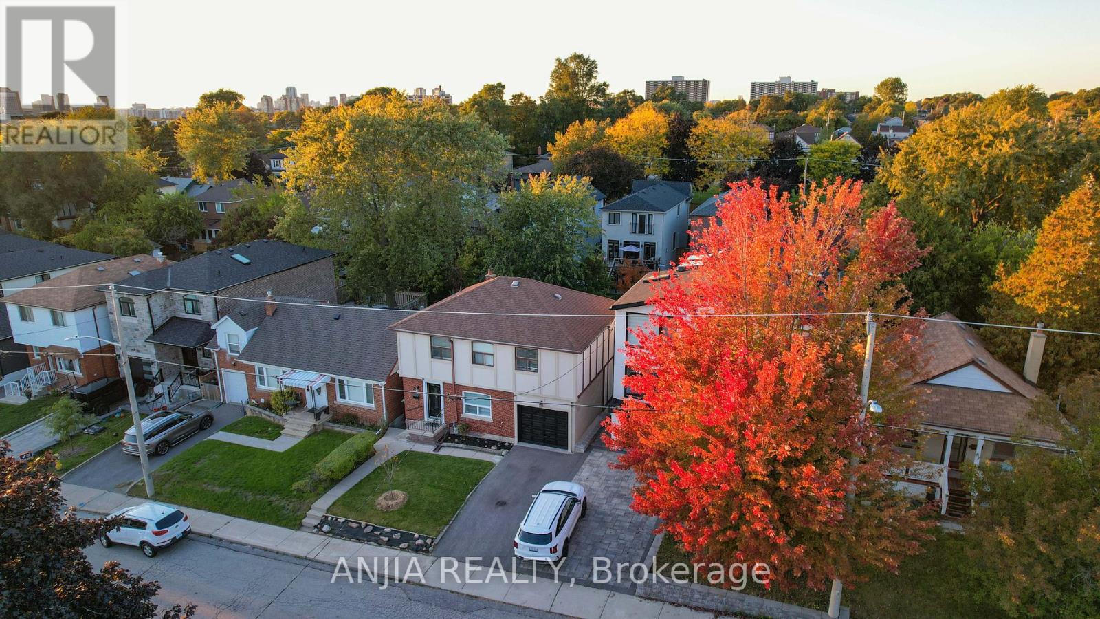 76 Adair Road, Toronto, Ontario  M4B 1V7 - Photo 37 - E12459486