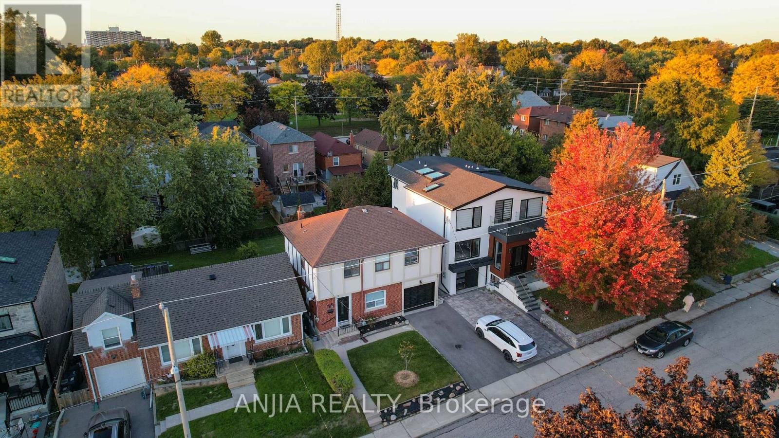 76 Adair Road, Toronto, Ontario  M4B 1V7 - Photo 38 - E12459486