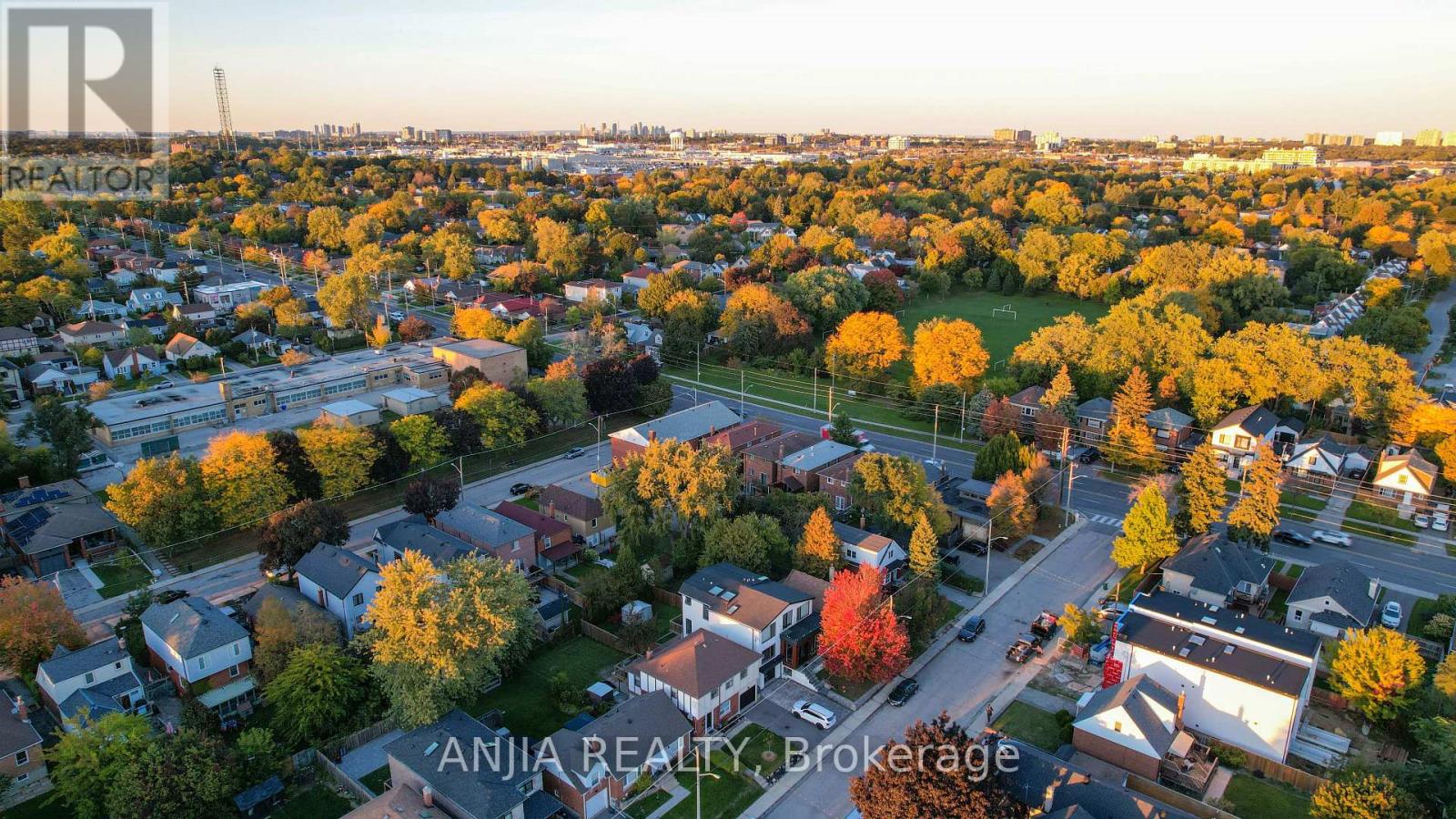 76 Adair Road, Toronto, Ontario  M4B 1V7 - Photo 39 - E12459486