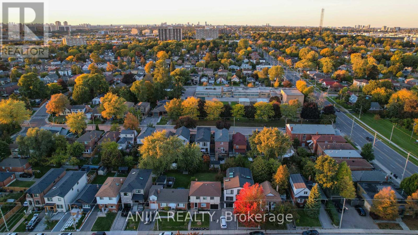 76 Adair Road, Toronto, Ontario  M4B 1V7 - Photo 40 - E12459486