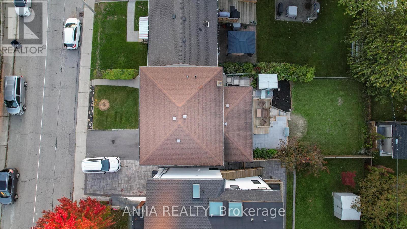 76 Adair Road, Toronto, Ontario  M4B 1V7 - Photo 43 - E12459486