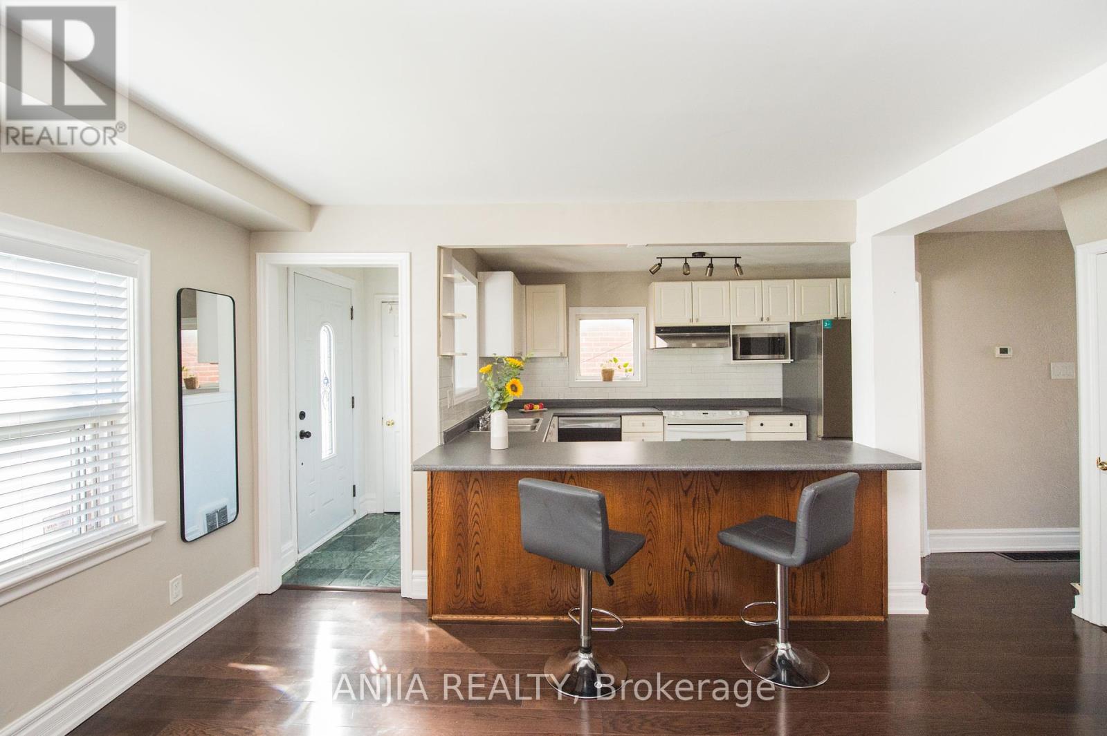 76 Adair Road, Toronto, Ontario  M4B 1V7 - Photo 5 - E12459486