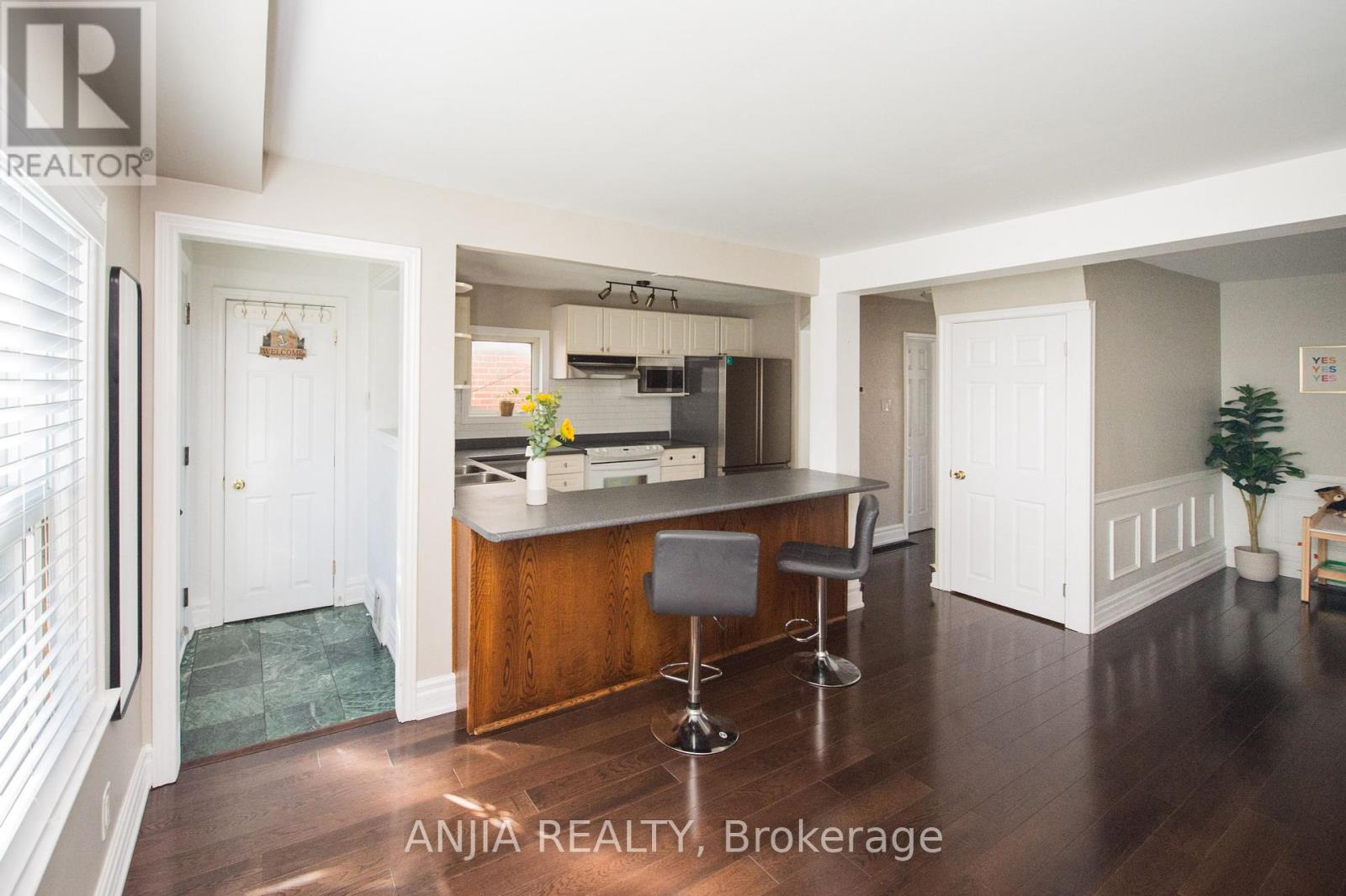 76 Adair Road, Toronto, Ontario  M4B 1V7 - Photo 6 - E12459486