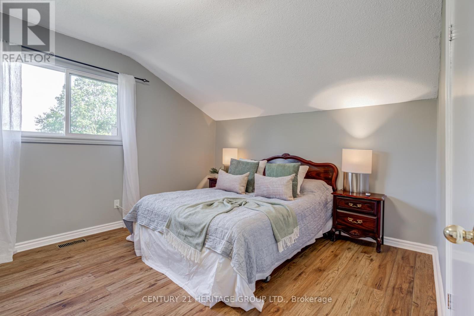146 Sand Road, East Gwillimbury, Ontario  L9N 1H9 - Photo 18 - N12459475
