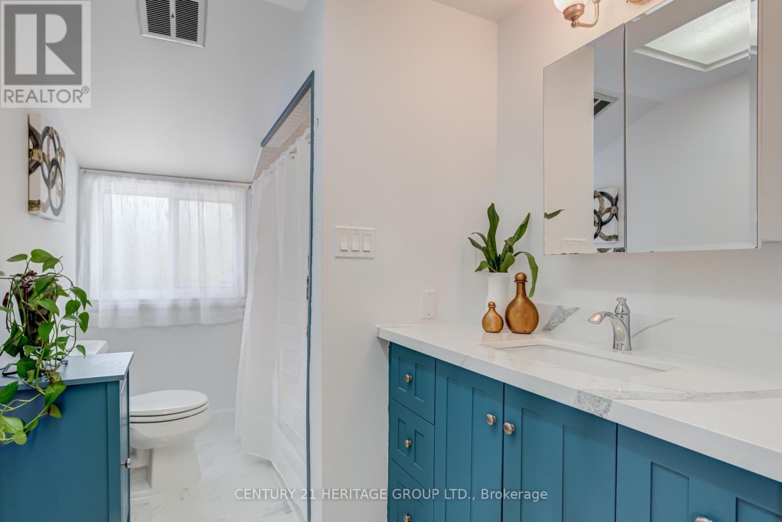 146 Sand Road, East Gwillimbury, Ontario  L9N 1H9 - Photo 24 - N12459475