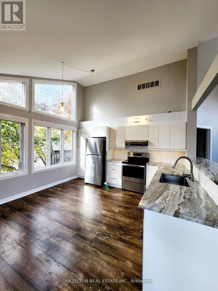 2 - 16 Park Drive, Whitchurch-Stouffville, Ontario  L4A 1G1 - Photo 4 - N12459477