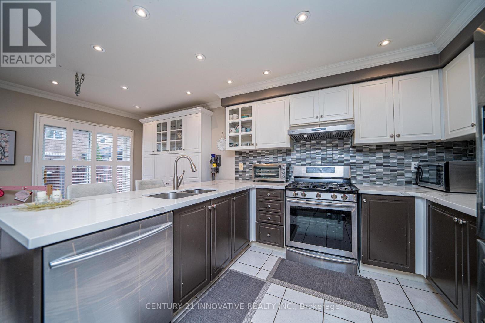 Upper - 46 Laura Sabrina Drive, Vaughan, Ontario  L4H 1X8 - Photo 12 - N12459478