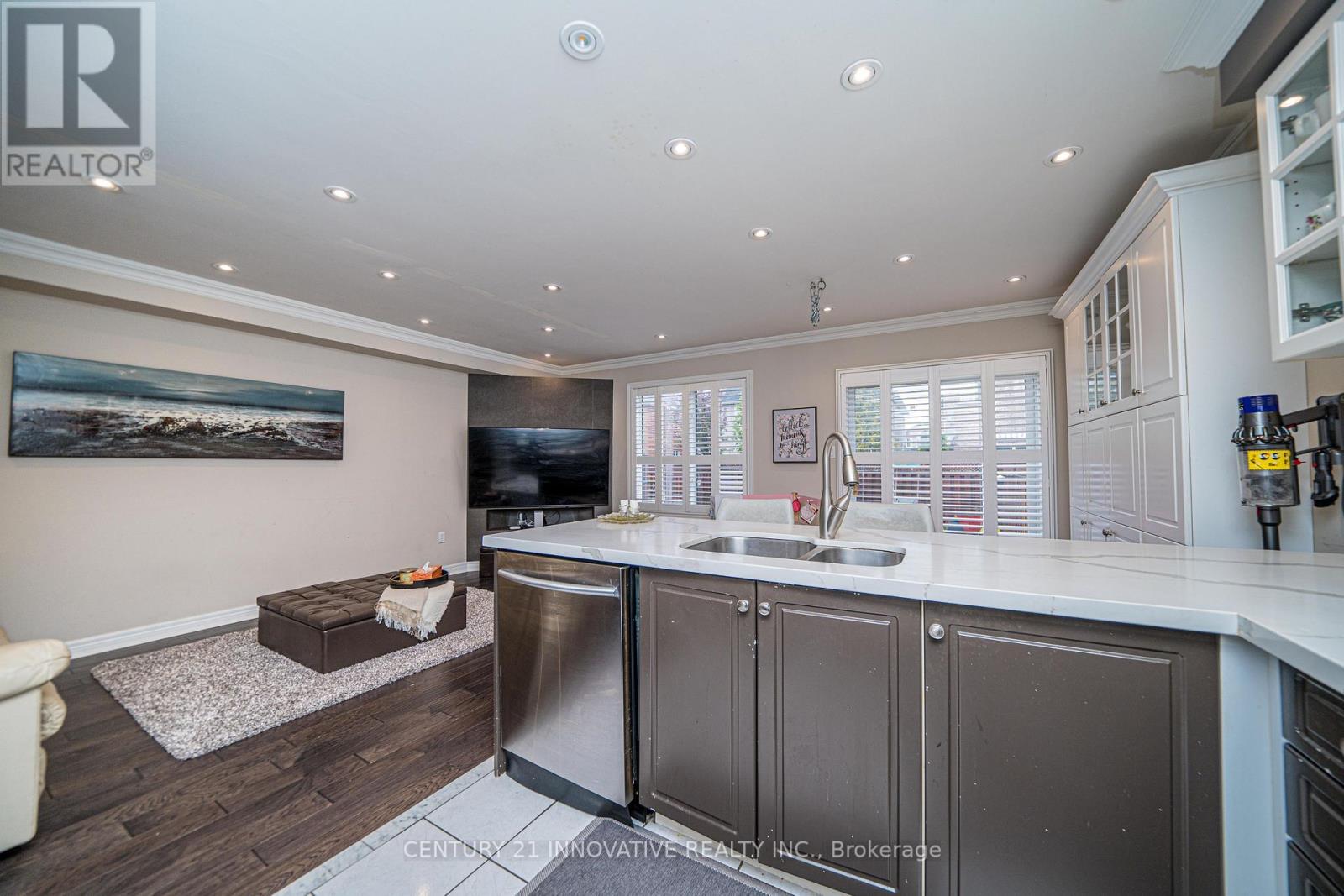 Upper - 46 Laura Sabrina Drive, Vaughan, Ontario  L4H 1X8 - Photo 14 - N12459478